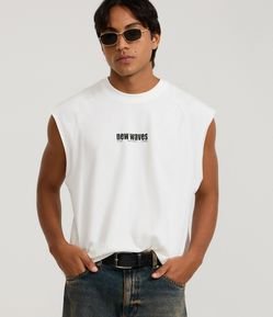 Regata Boxy em Meia Malha com Estampa Lettering New Wave