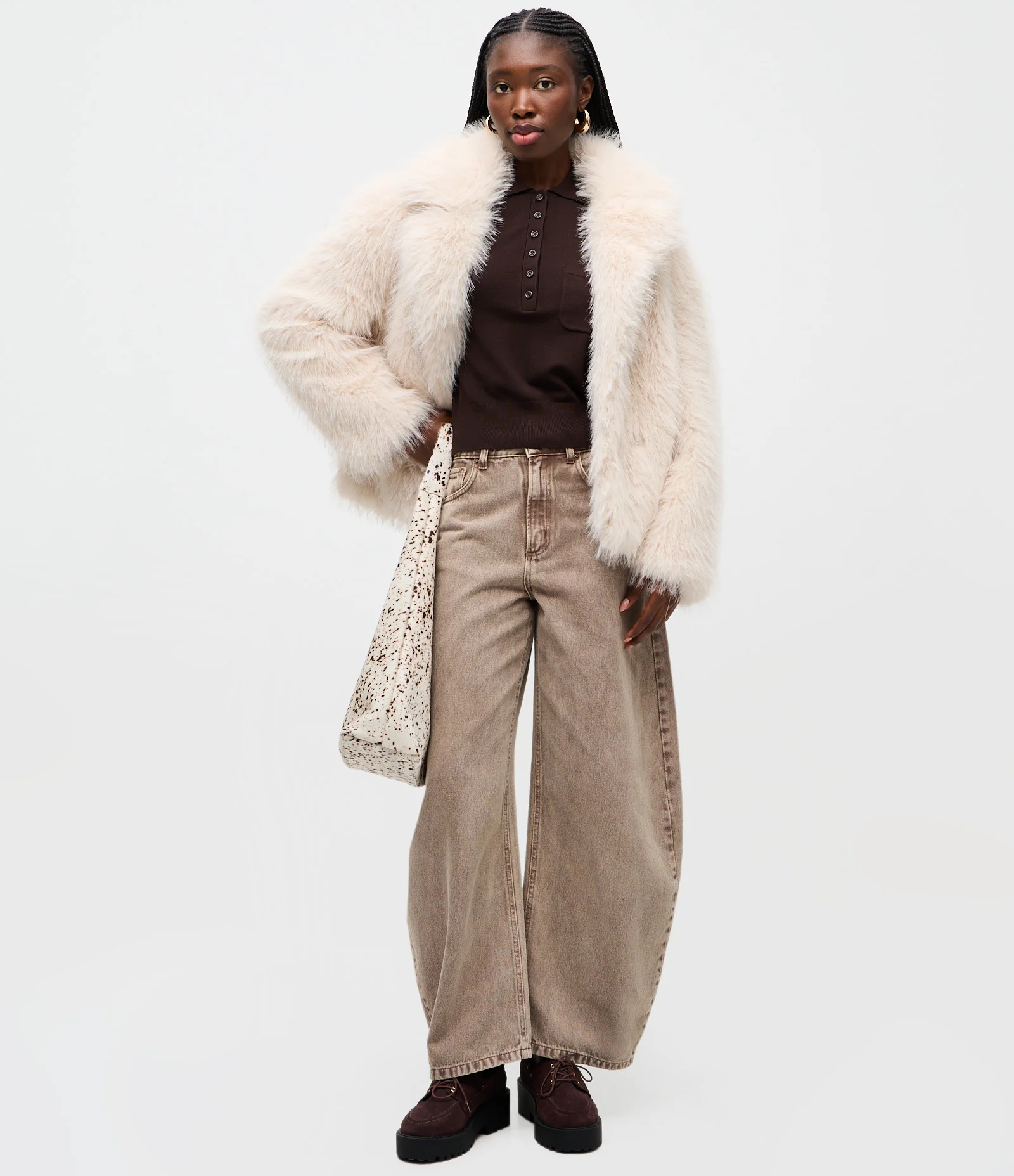 Blusa Manga Longa em Tricô com Gola Polo e Bolso Frontal Marrom 2