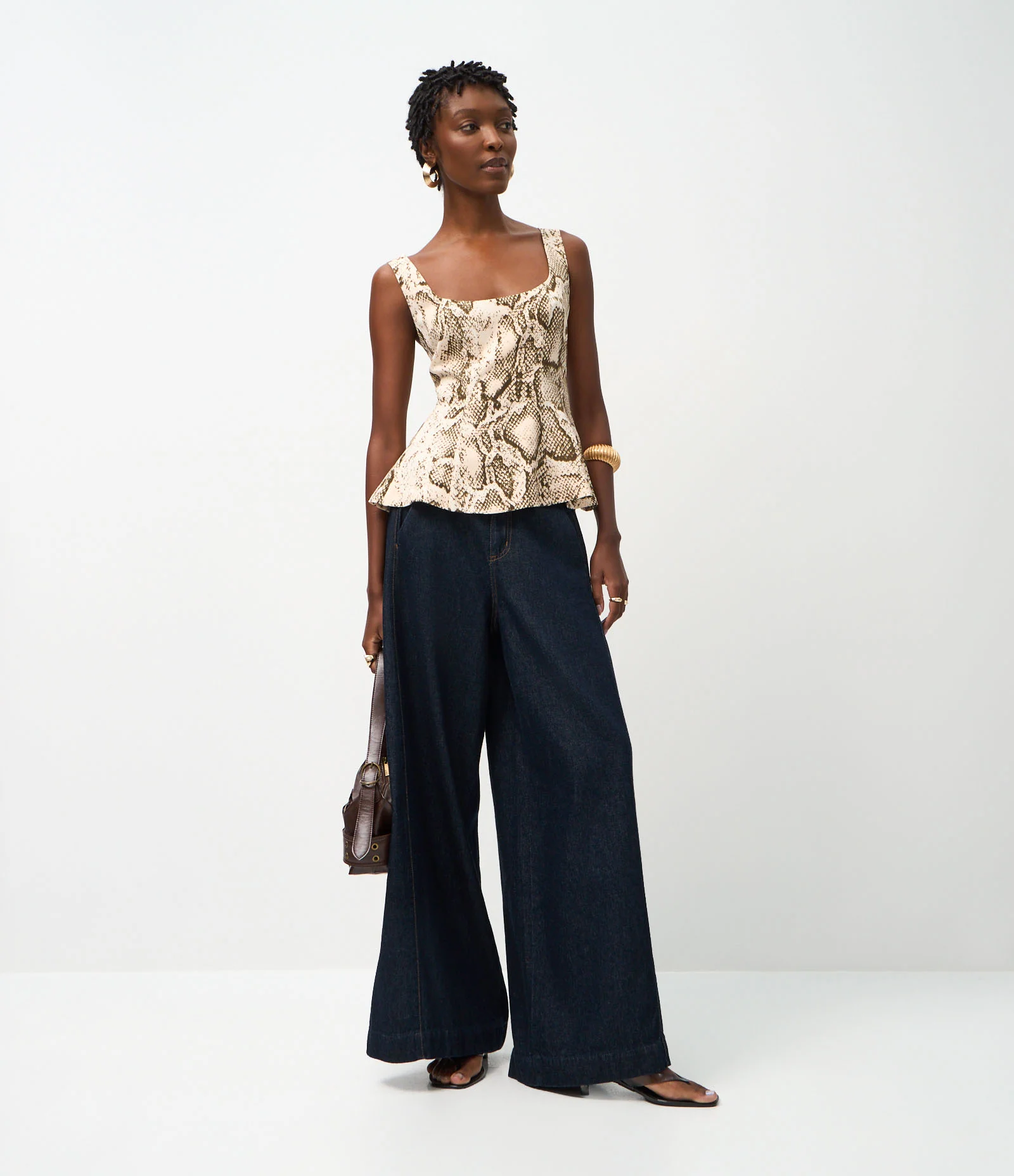 Blusa Regata em Alfaiataria com Alça Larga e Estampa de Cobra Multicores 2