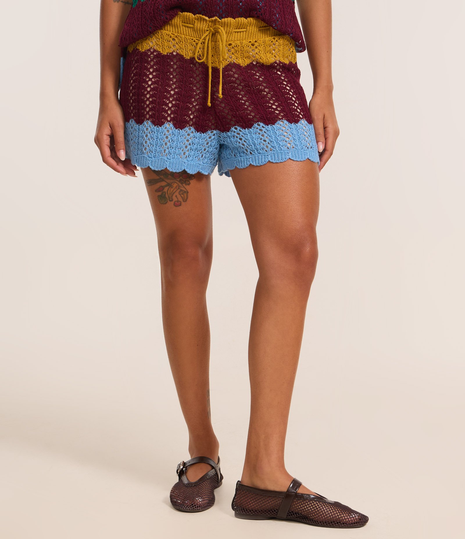 Short Reto Curto em Tricô com Bloco de Cores Marrom/Azul 3