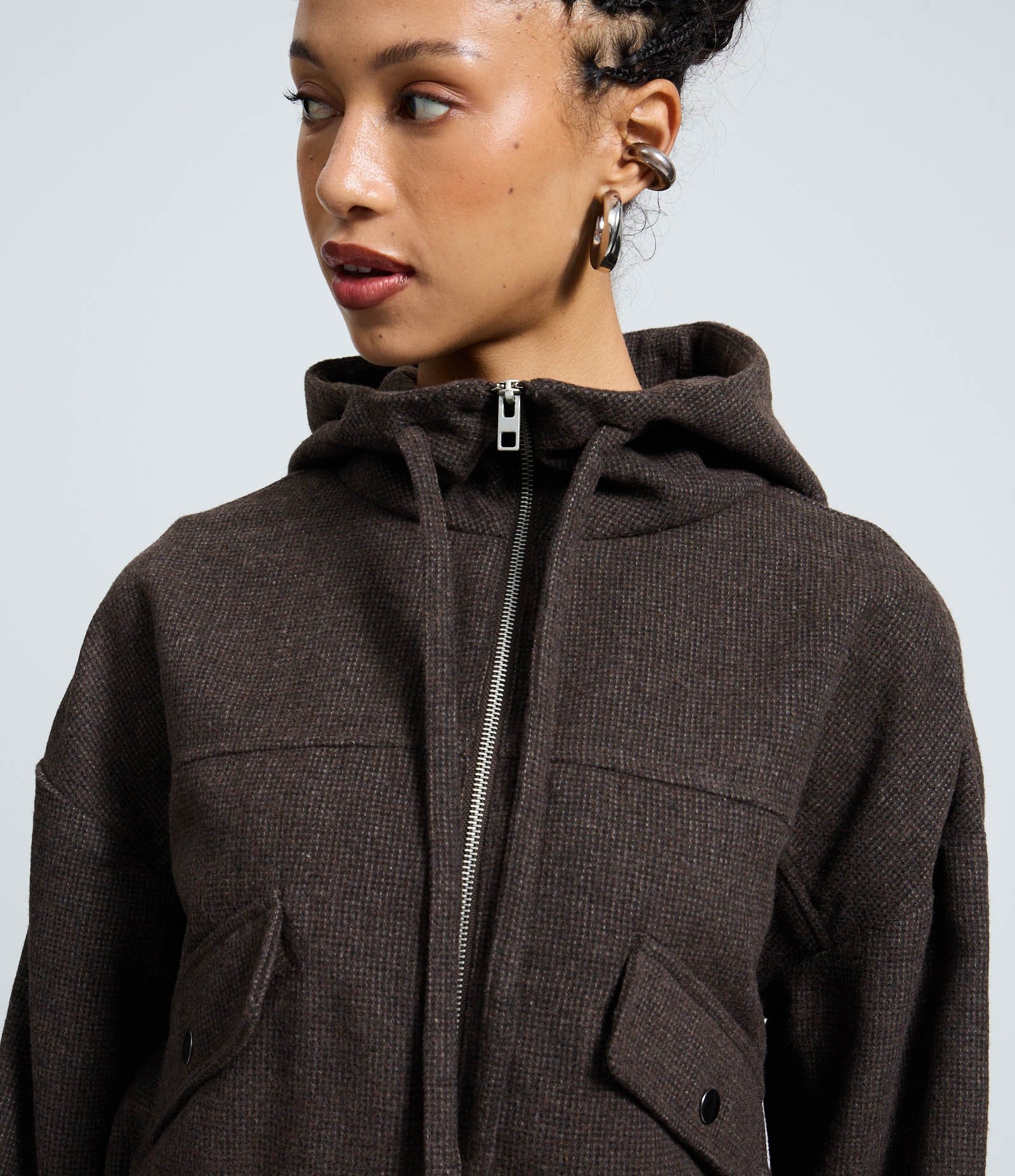 Jaqueta Bomber com Capuz e Bolsos Frontais Marrom 3