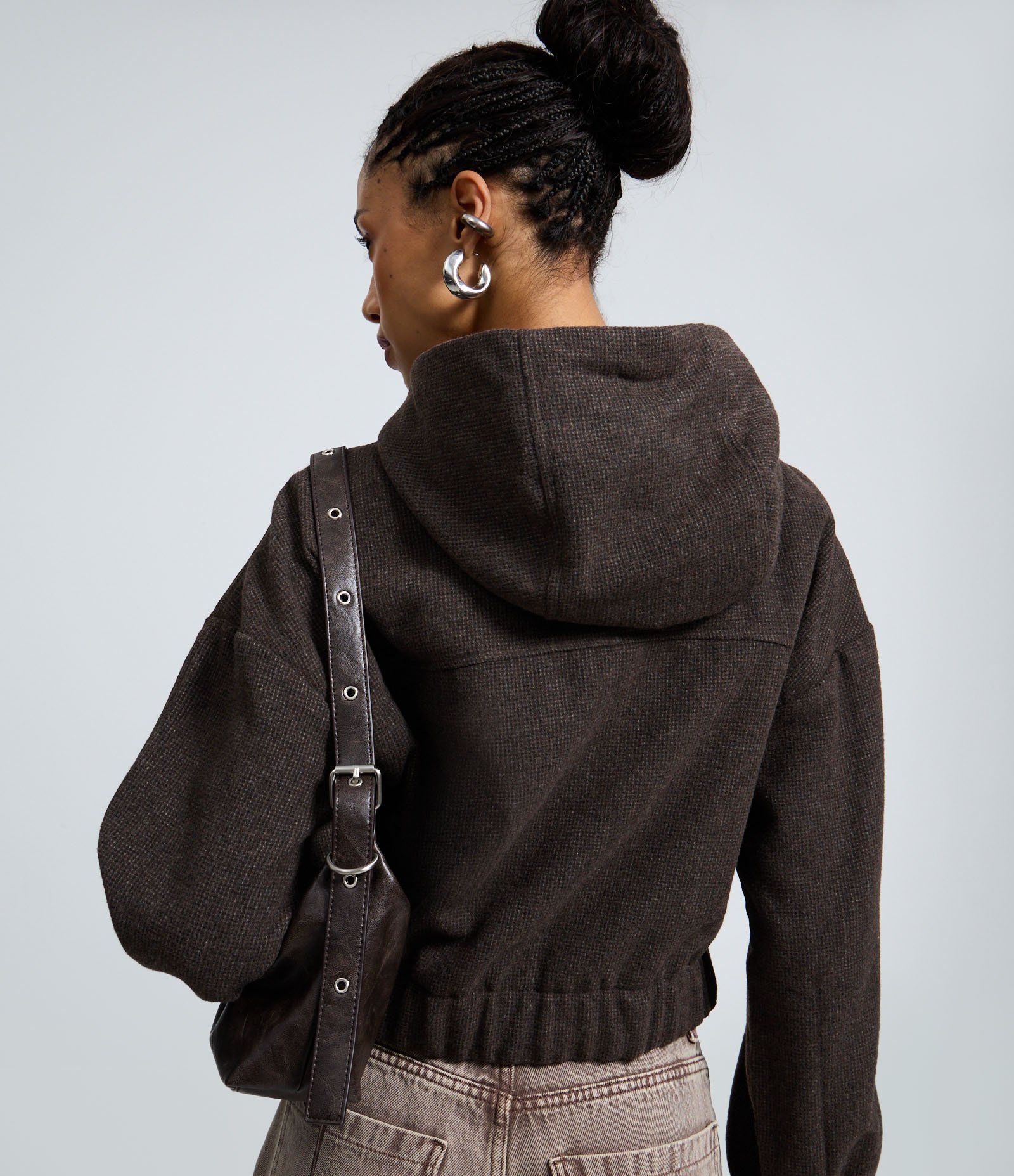 Jaqueta Bomber com Capuz e Bolsos Frontais Marrom 4