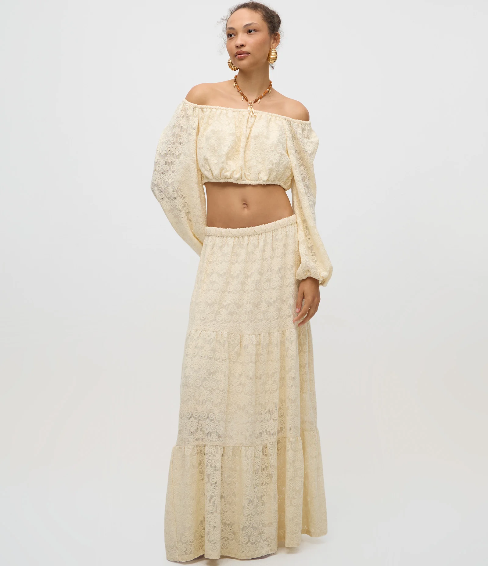 Blusa Cropped Ombro a Ombro em Jacquard Floral Bege 2