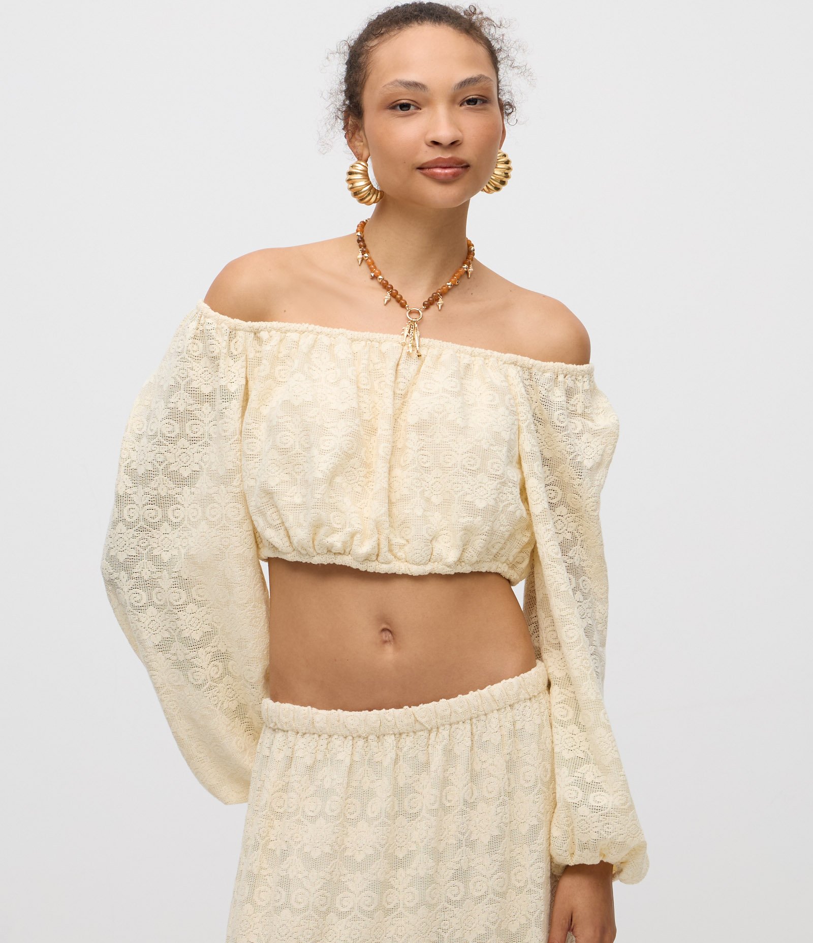 Blusa Cropped Ombro a Ombro em Jacquard Floral Bege 3