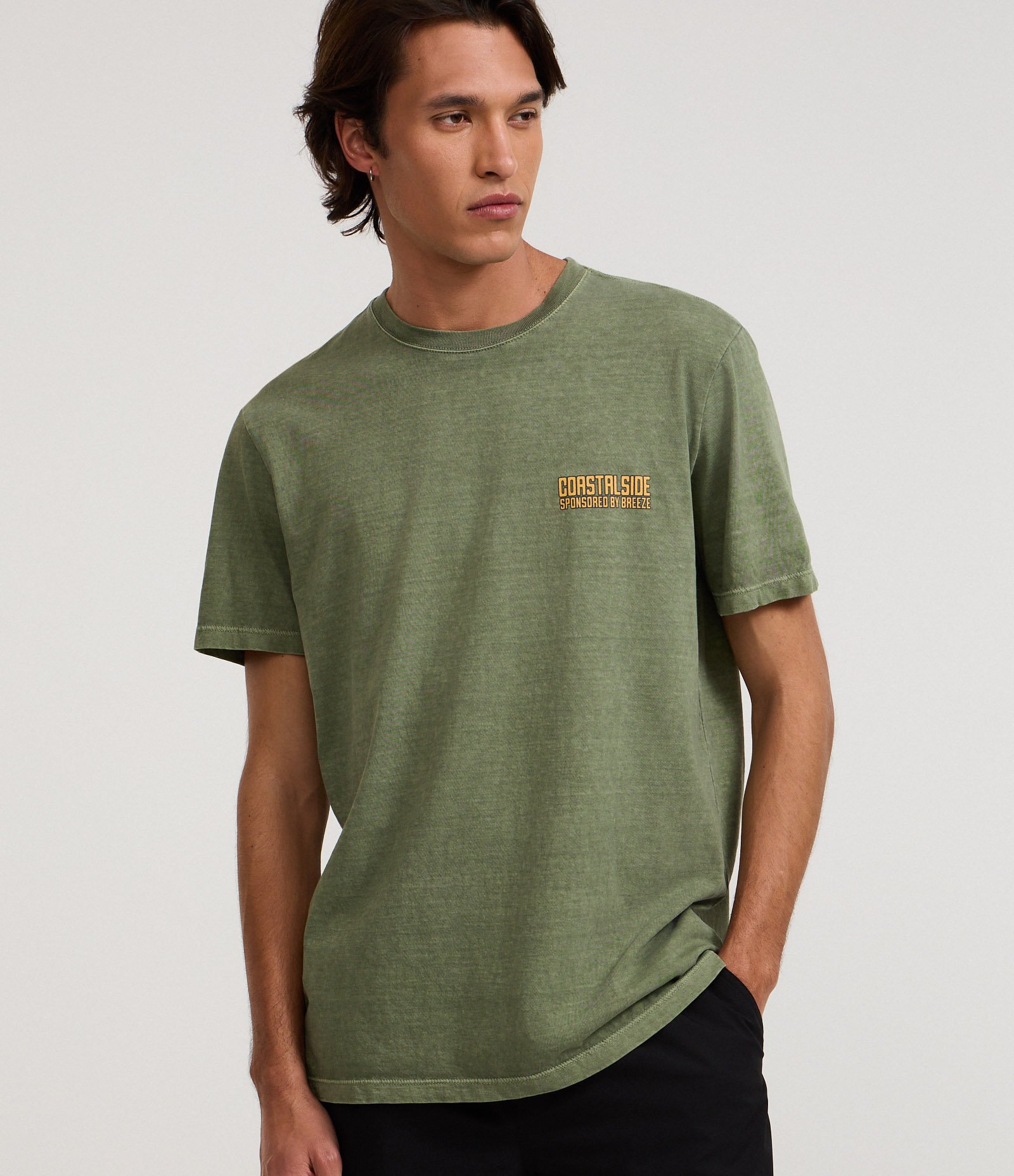 Camiseta Comfort em Algodão Estonada com Estampa Lettering Verde 1