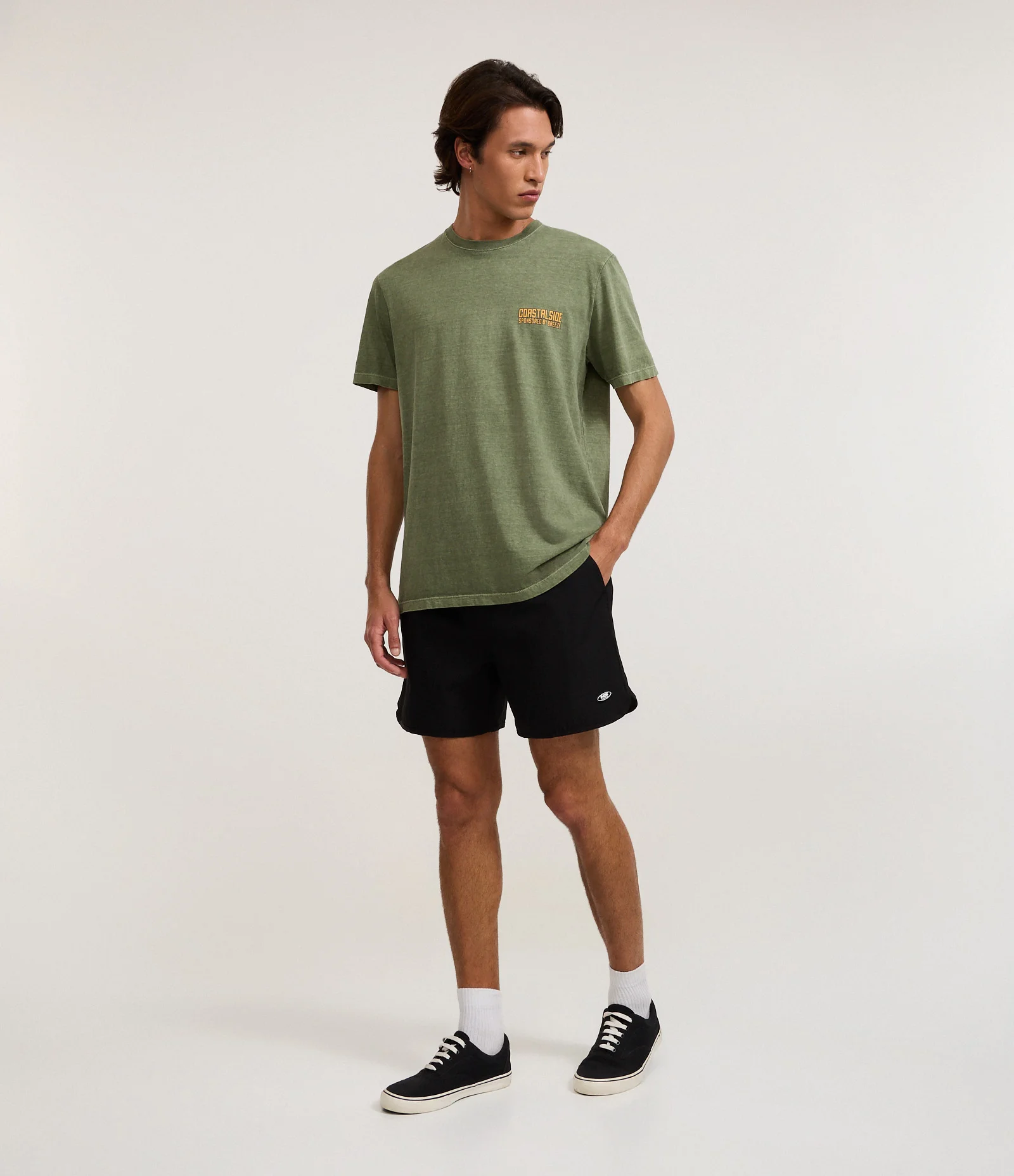 Camiseta Comfort em Algodão Estonada com Estampa Lettering Verde 2