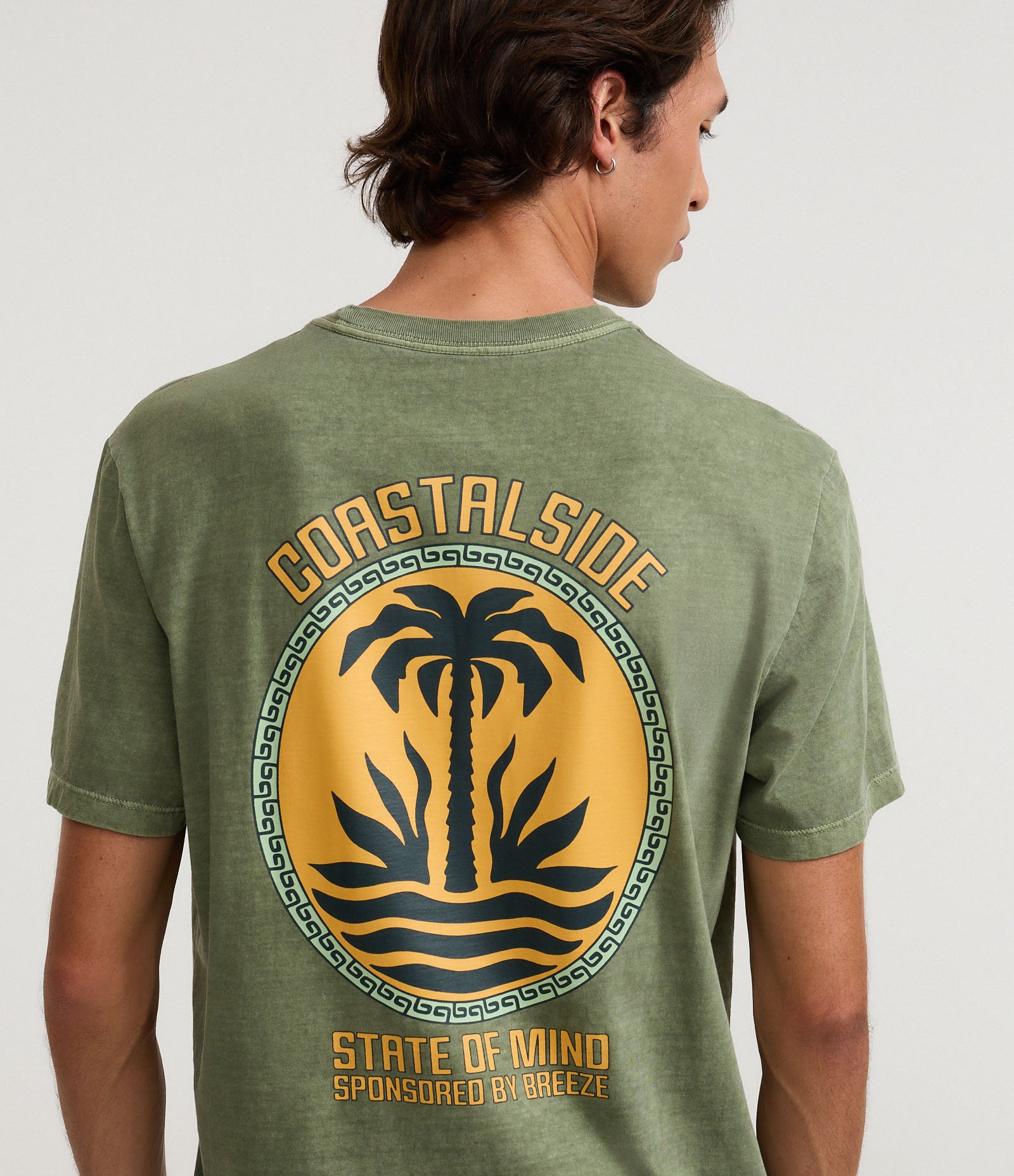 Camiseta Comfort em Algodão Estonada com Estampa Lettering Verde 3