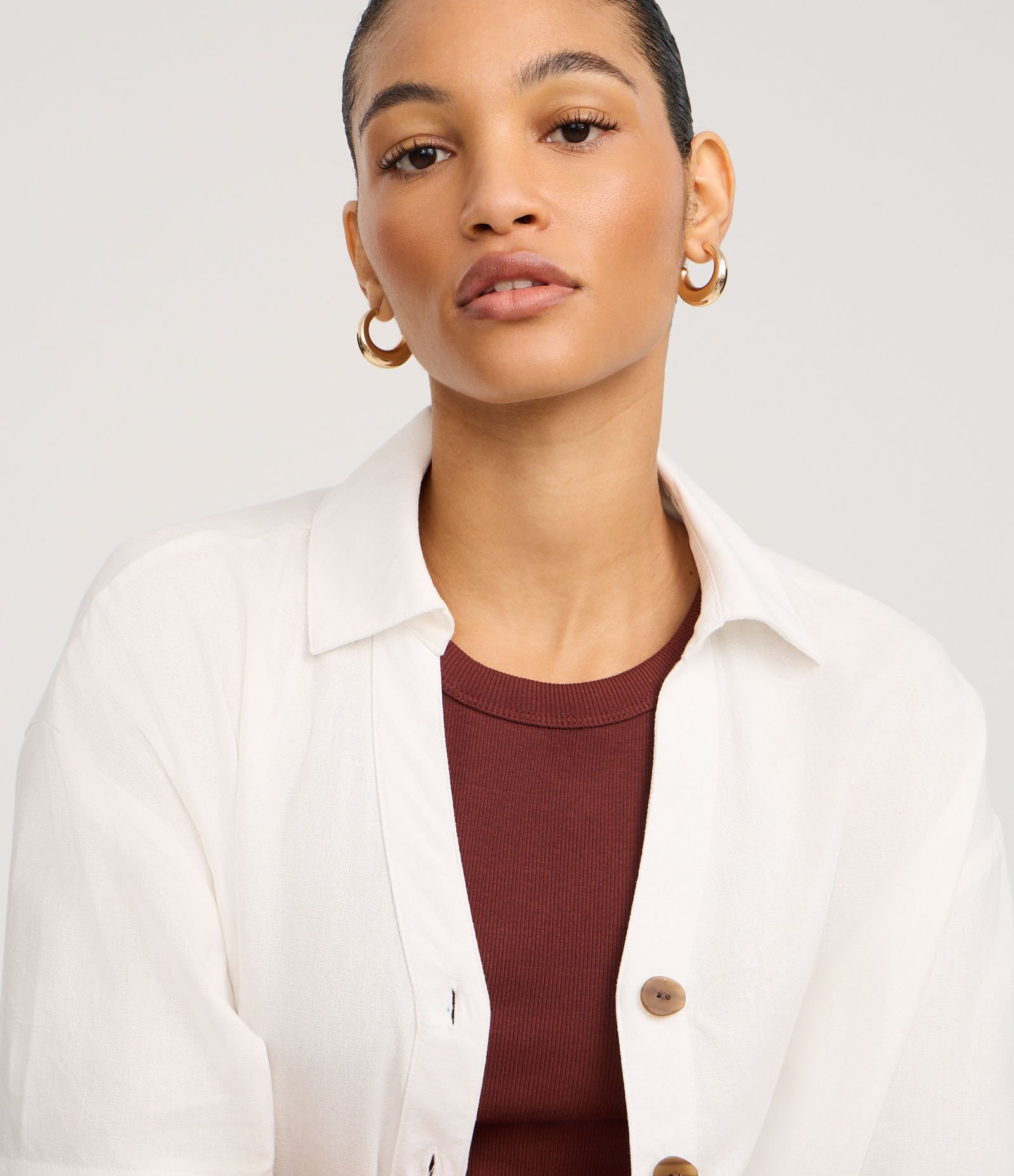 Camisa em Viscolinho com Abotoamento Frontal Off White 3