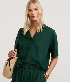 Camisa em Viscolinho com Abotoamento Frontal