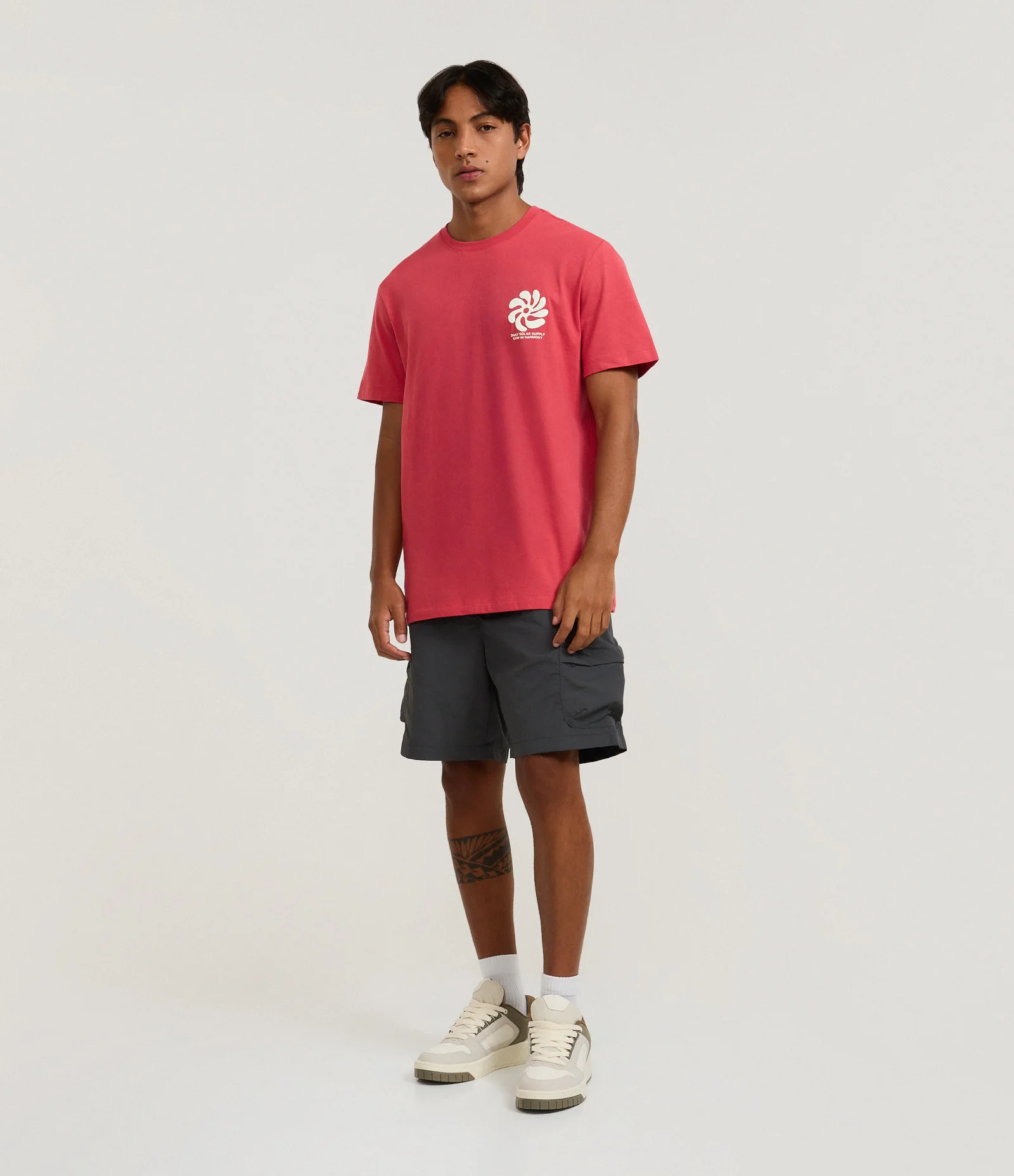 Camiseta Comfort em Algodão com Estampa Abstrata Vermelho 2