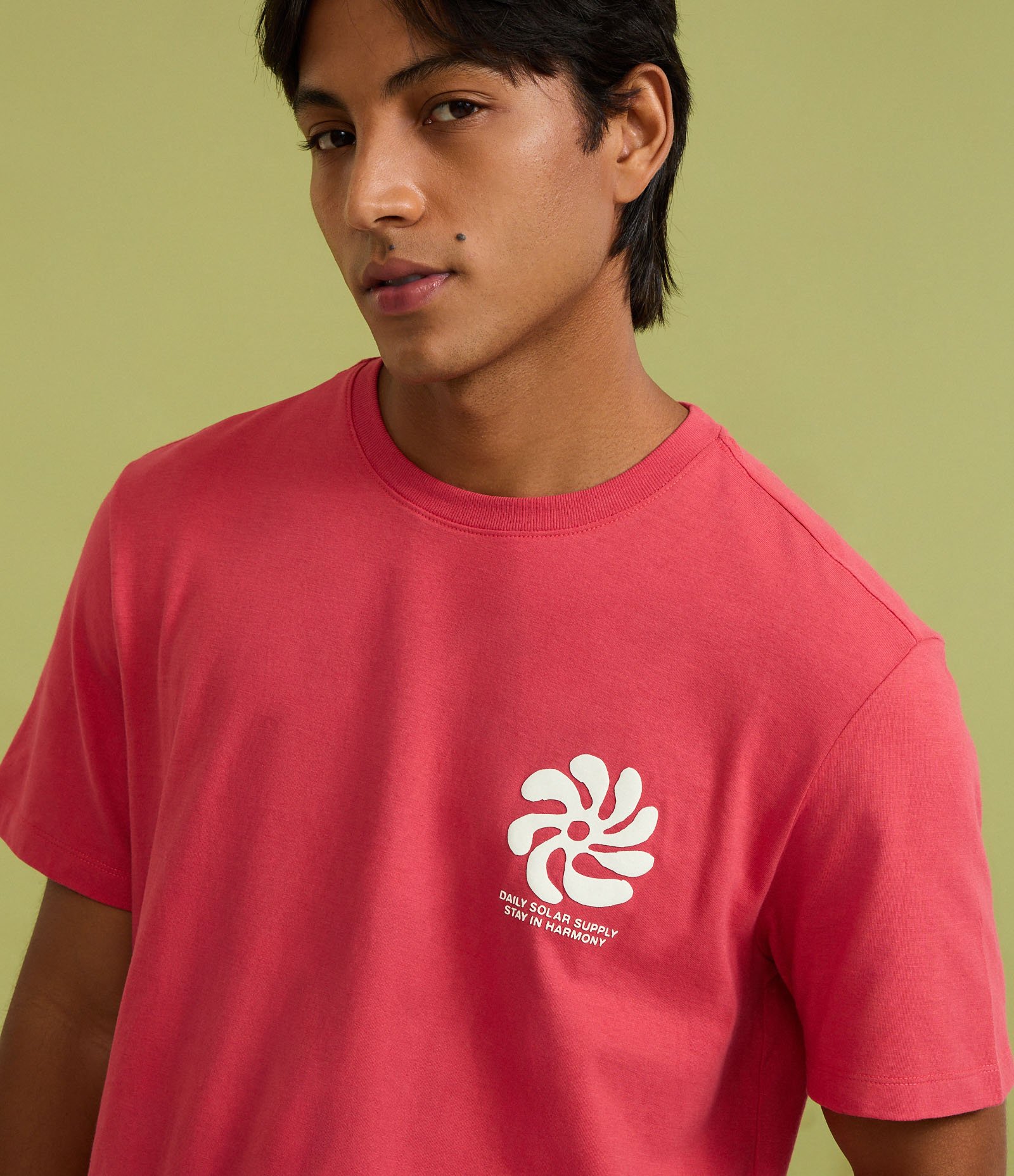 Camiseta Comfort em Algodão com Estampa Abstrata Vermelho 4