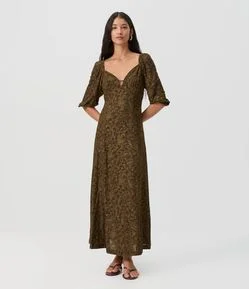 Vestido Longo em Tule com Decote V