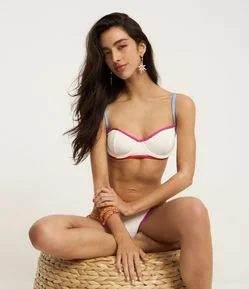 Biquíni Calcinha Asa Delta em Microfibra Texturizada com Efeito Empina Bumbum