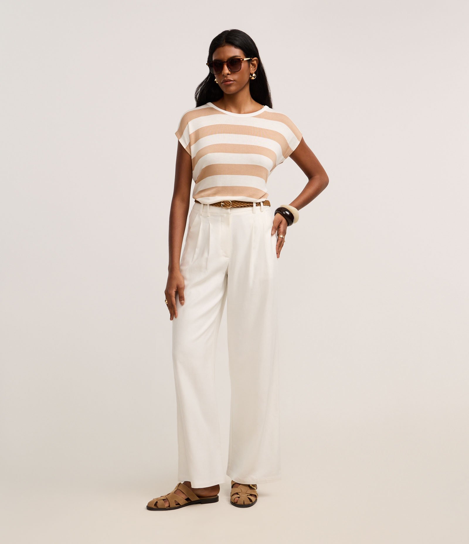 Blusa em Viscose com Listras Horizontais Largas Marrom/Off White 2