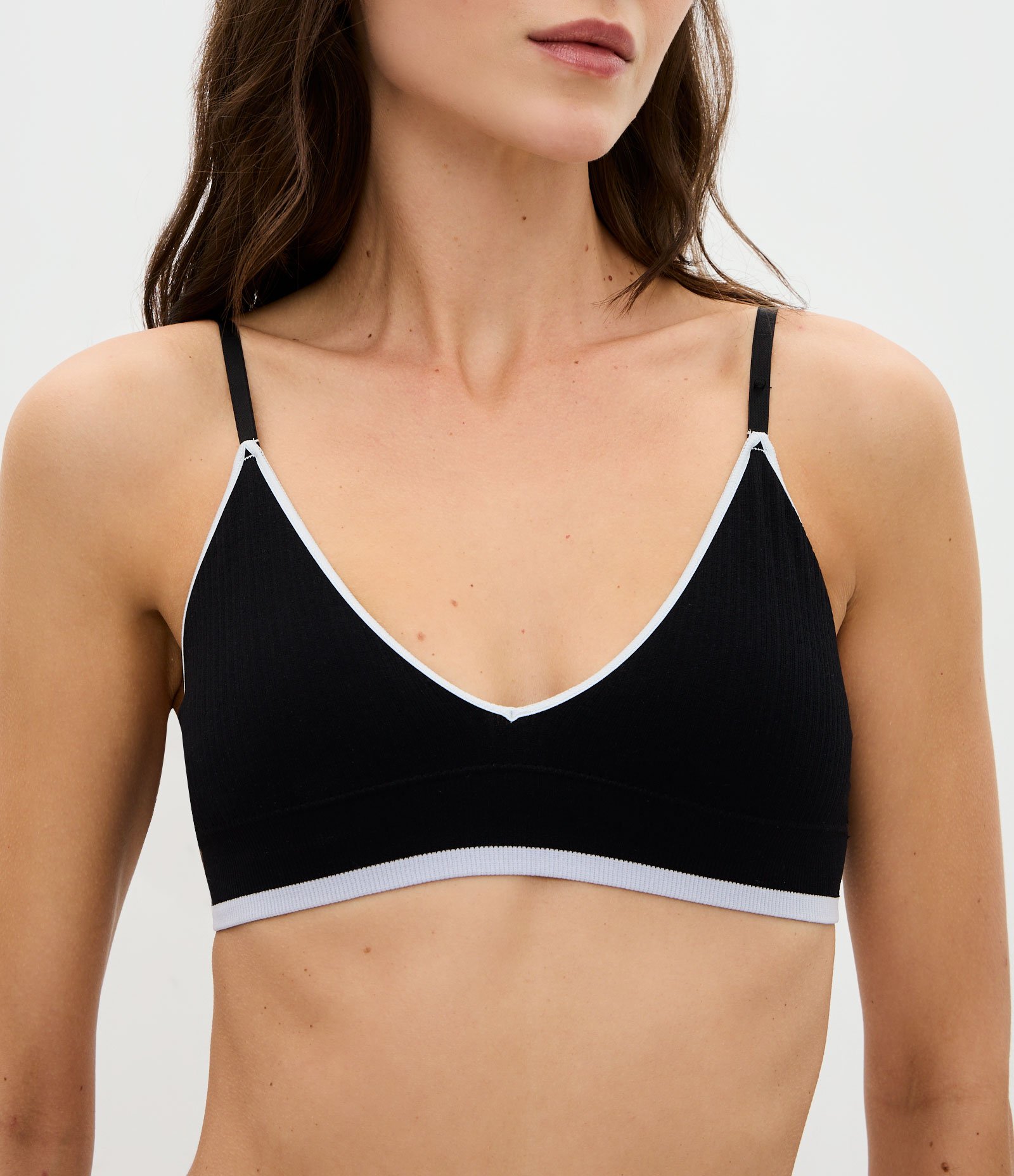Sutiã Top Seamless Texturizado com Detalhe Contrastante Preto 3