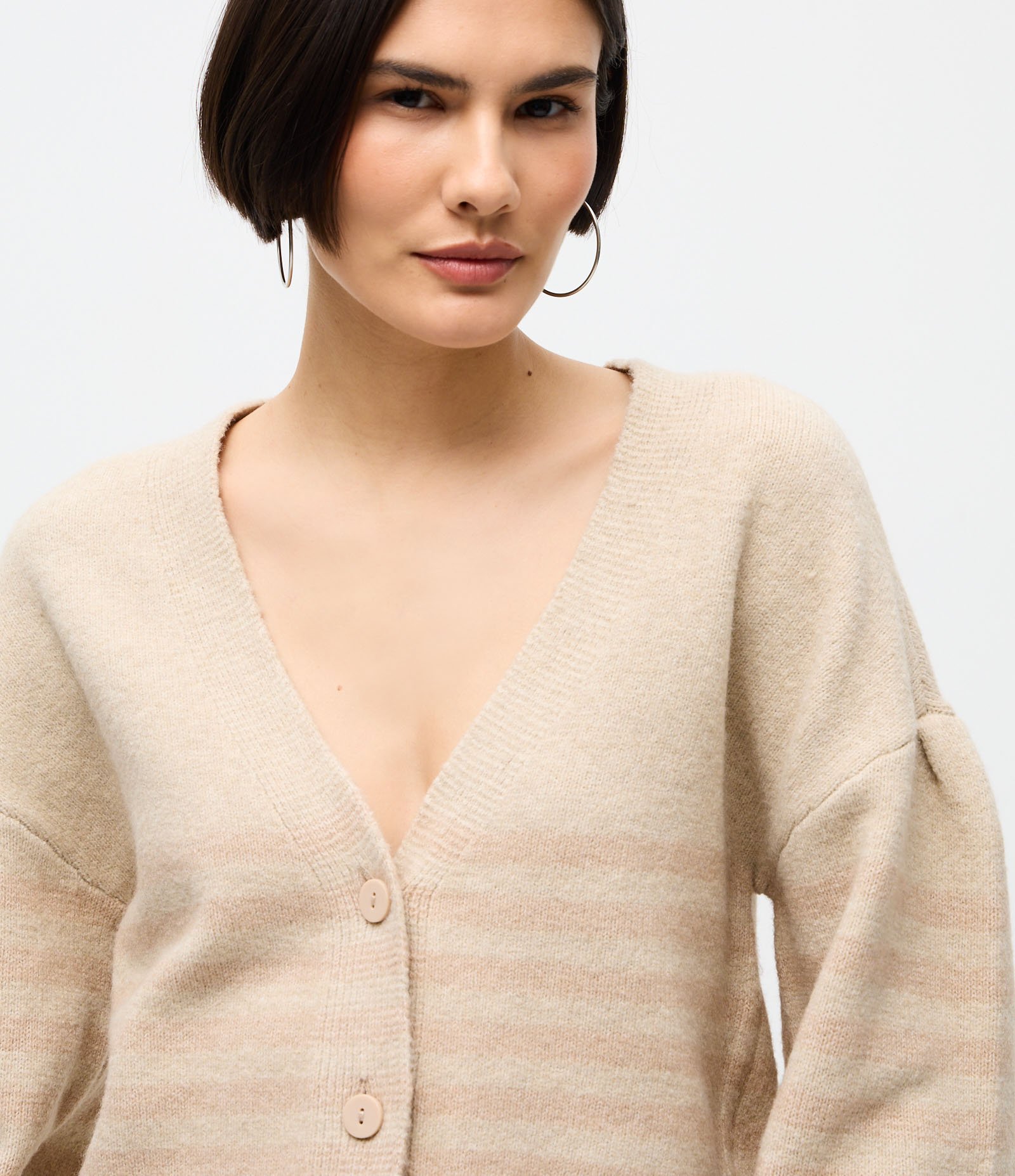 Cardigan em Tricô Listrado com Decote V Bege 3