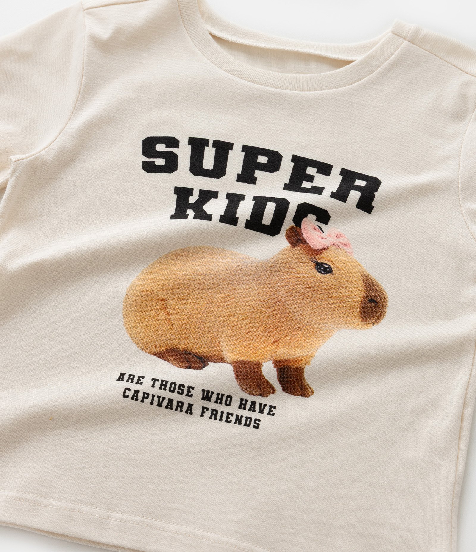 Camiseta Infantil com Estampa de Capivara Realista  - Tam 1 a 6 Anos Bege 5
