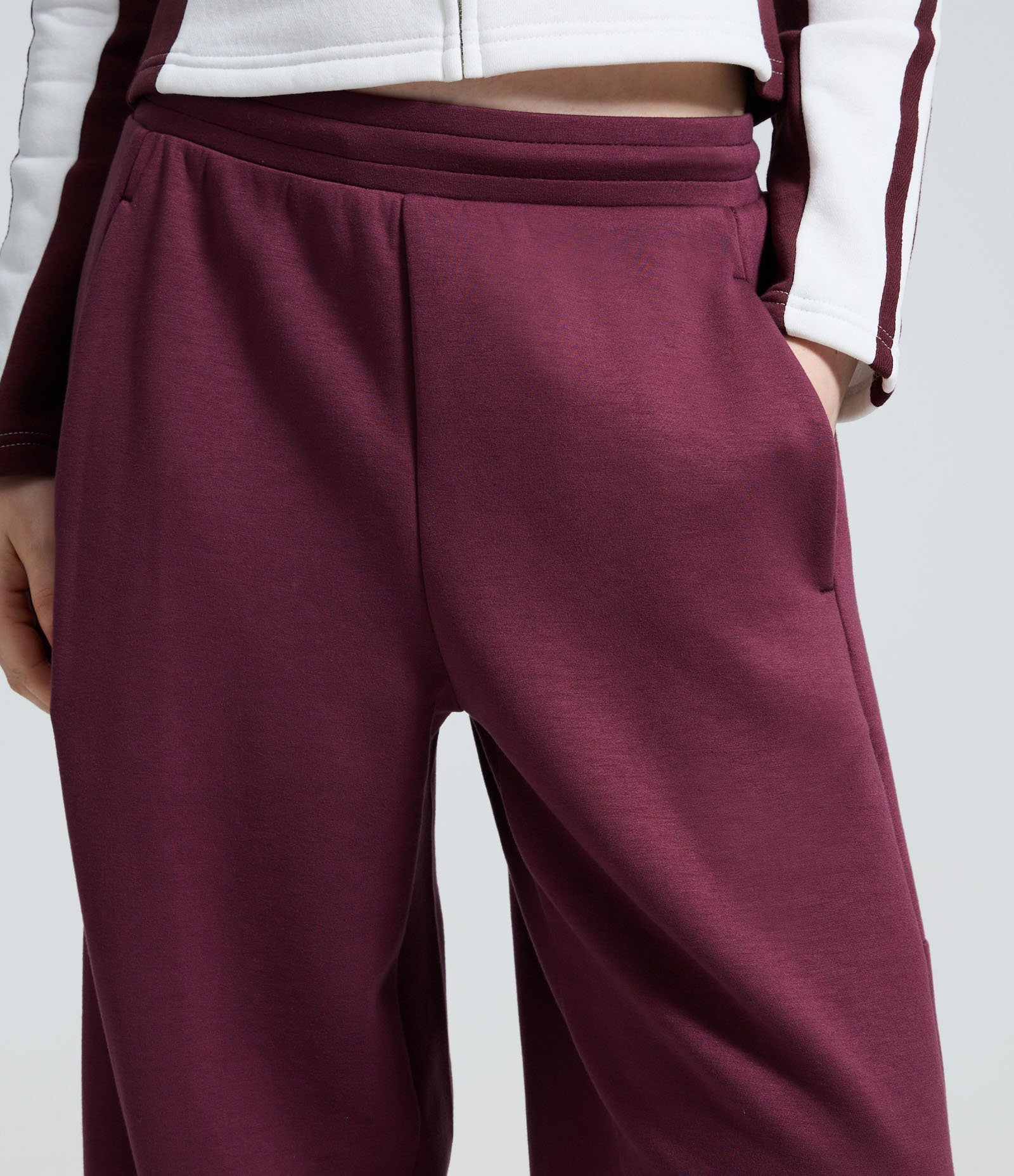 Calça em Modal com Cós Elástico e Amarração Vinho 3