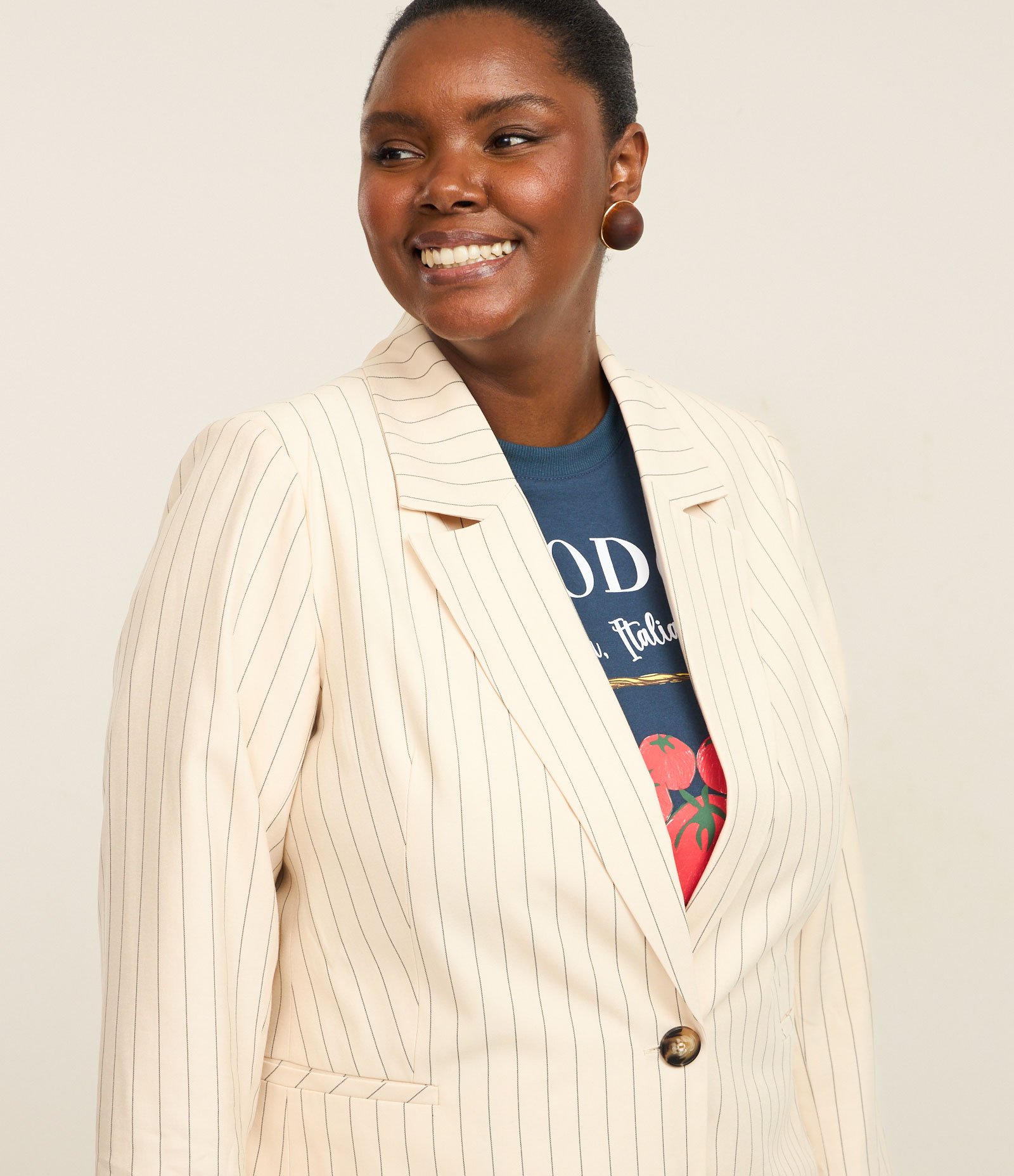 Blazer Alfaiatado com Estampa de Listras Curve & Plus Size Bege 2