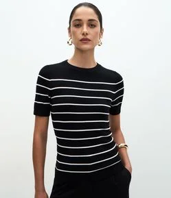 Blusa Manga Curta em Tricô com Estampa Listrada