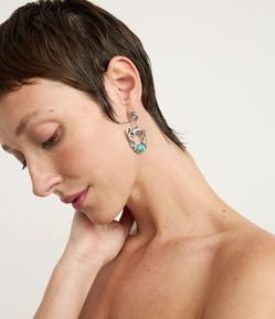 Brinco Arabesco em Metal com Aplicação de Resina