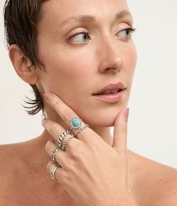 Kit 06 Anéis em Metal com Detalhes Arabesco e Resina