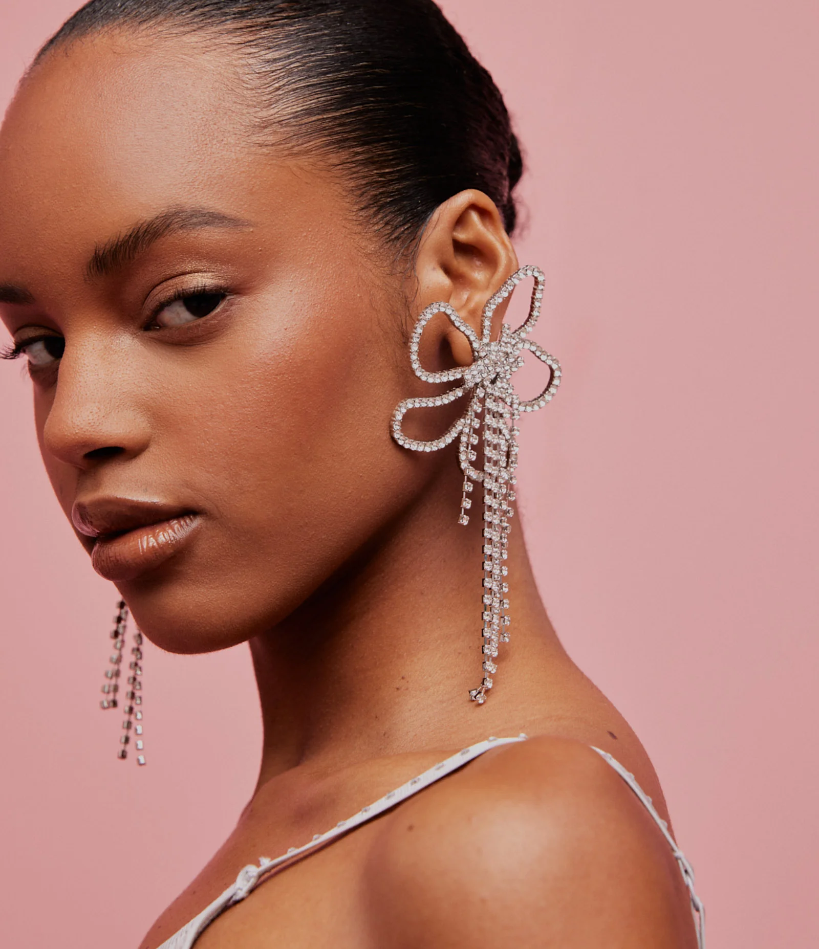 Maxi Brinco em Metal com Formato de Flor Orgânica e Strass Prata 2