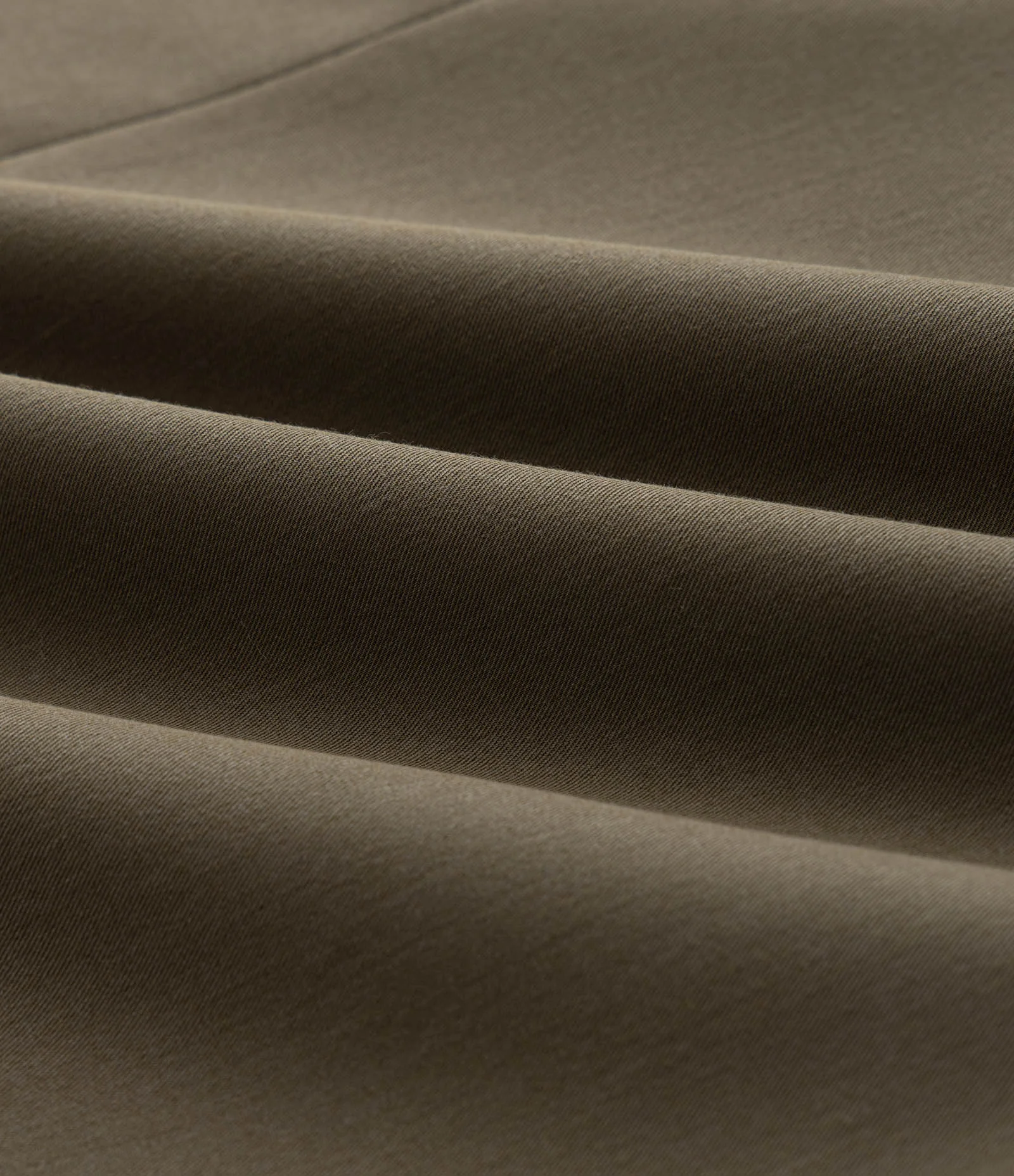 Blazer Alongado em Crepe Manga Puxadinha Curve & Plus Size Verde Musgo 3