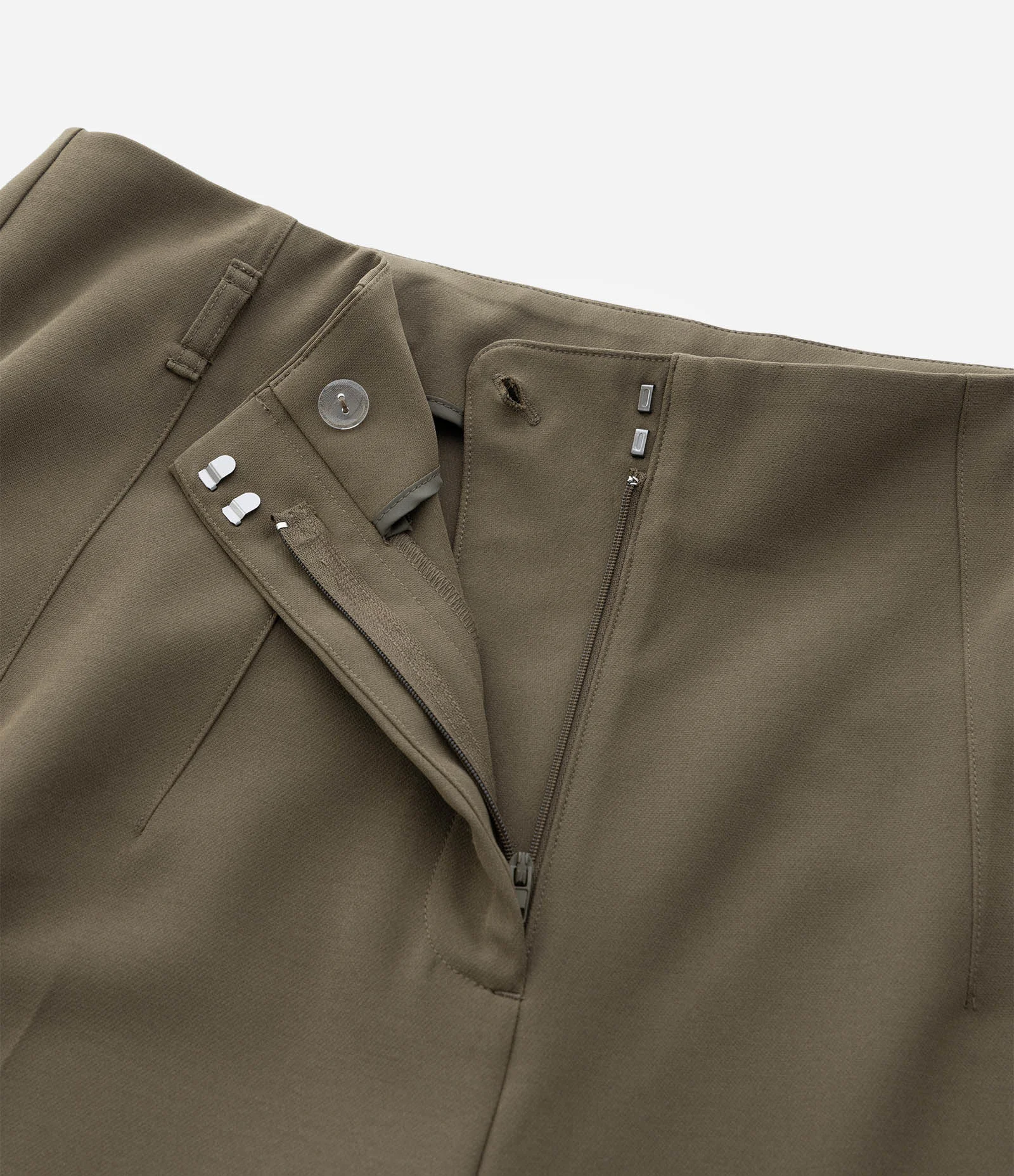 Calça Cenoura em Alfaiataria com Cinto Curve & Plus Size Marrom 4