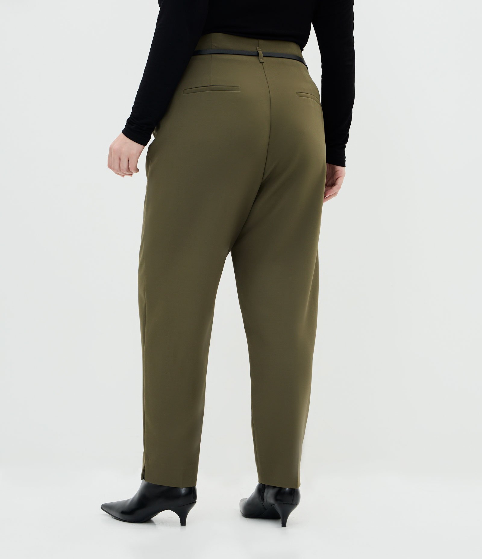 Calça Cenoura em Alfaiataria com Cinto Curve & Plus Size Verde 4