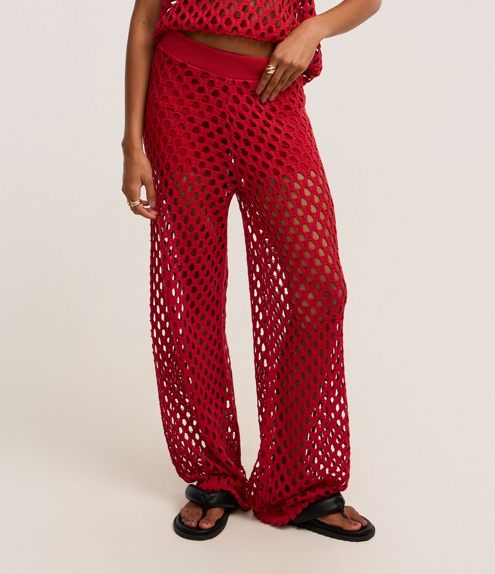 Calça em Tricô com Ponto Vazado e Elástico no Cós Vermelho 2