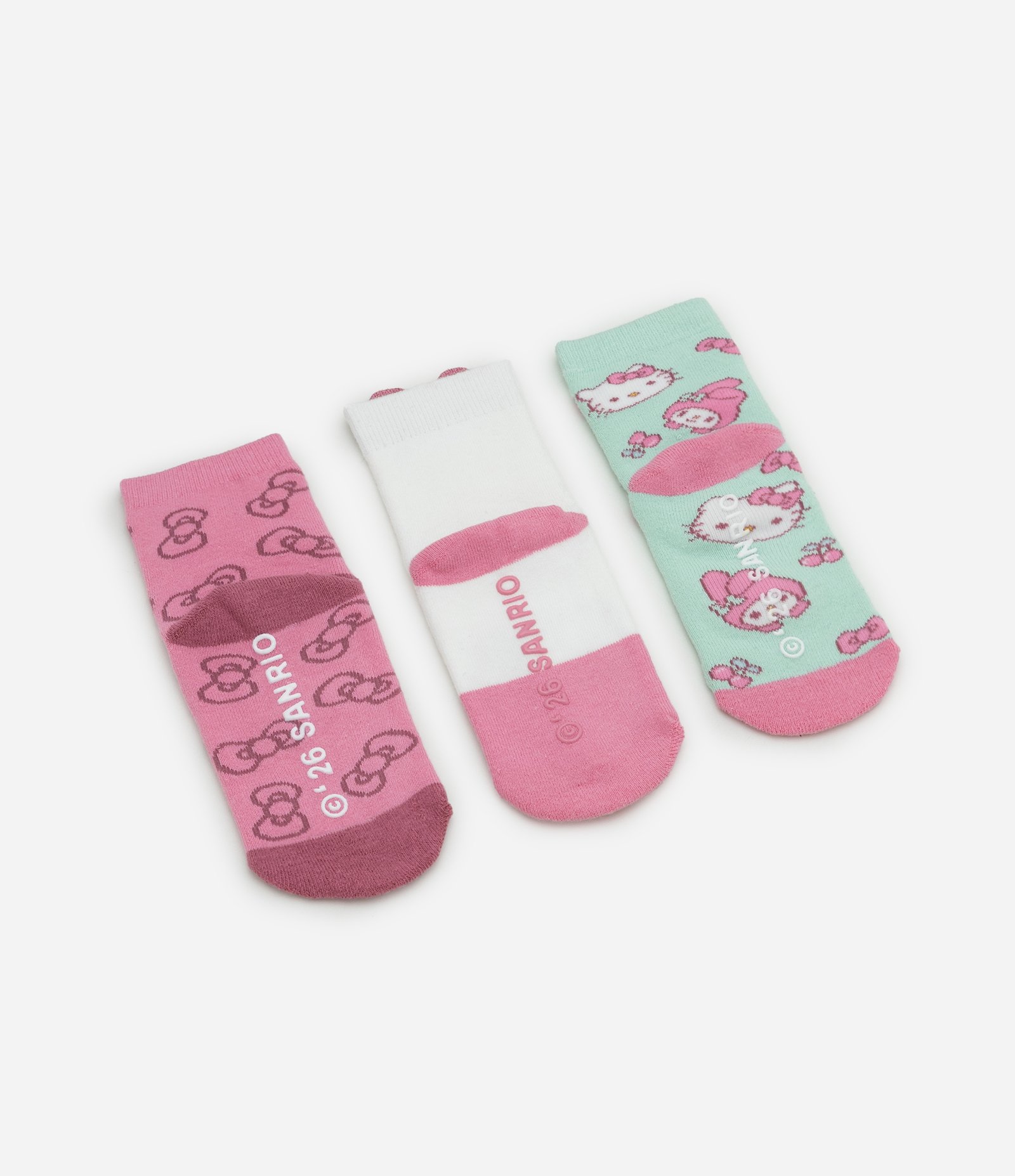 Kit 03 Meias Infantis Atoalhadas com Hello Kitty – Tam 19 a 34 Sortido 2
