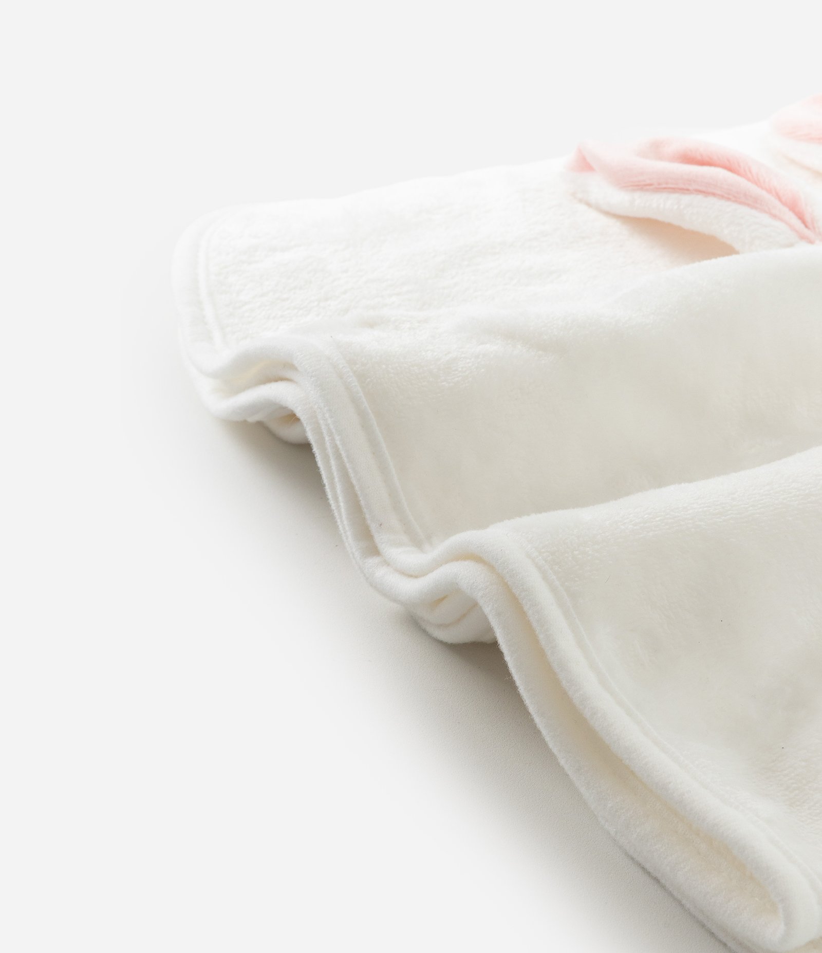 Cobertor Infantil em Plush com Bordado de Coelhinho – Tam U Branco 2