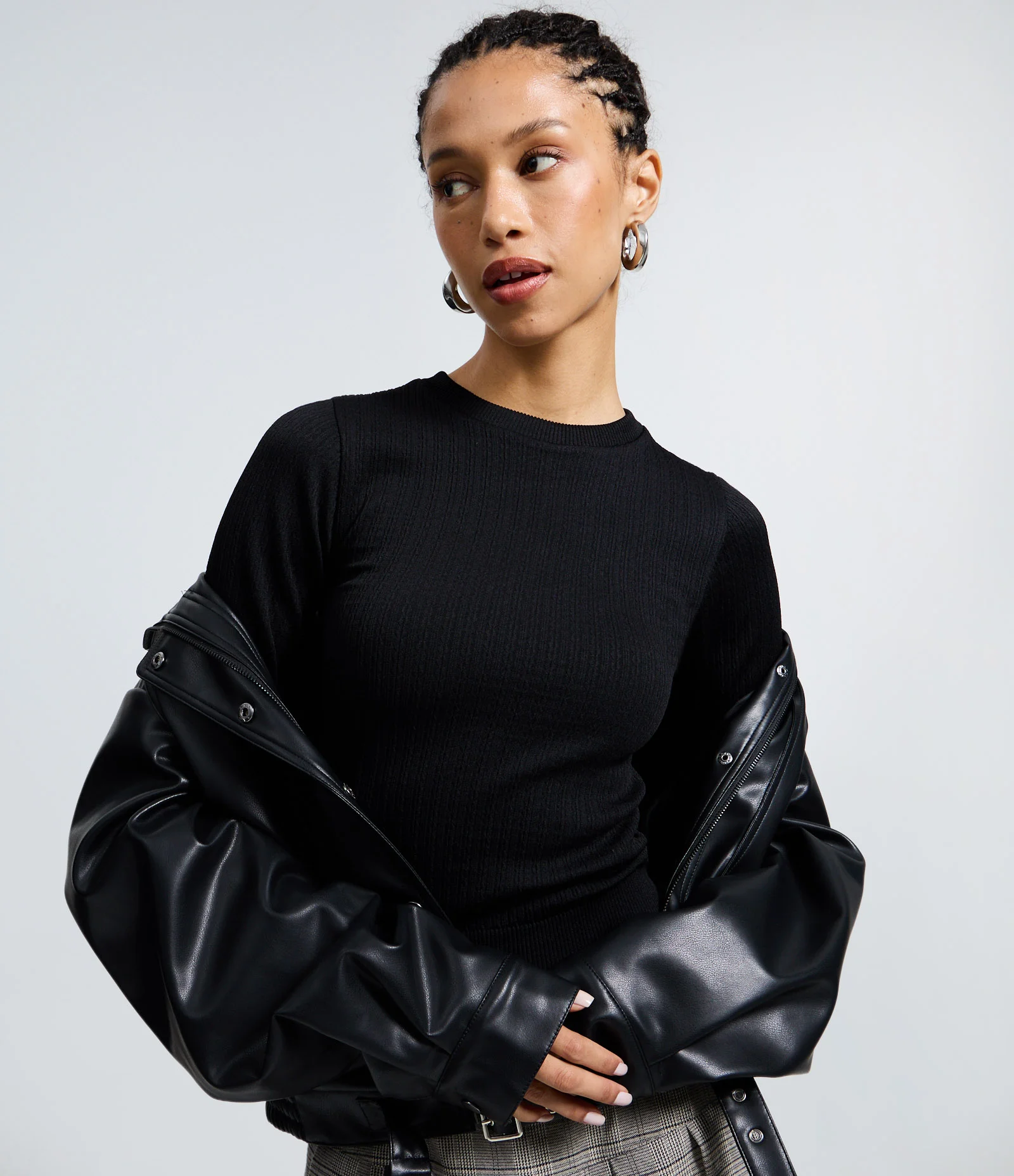 Camiseta Peluciada Sem Costura em Microfibra Preto 1