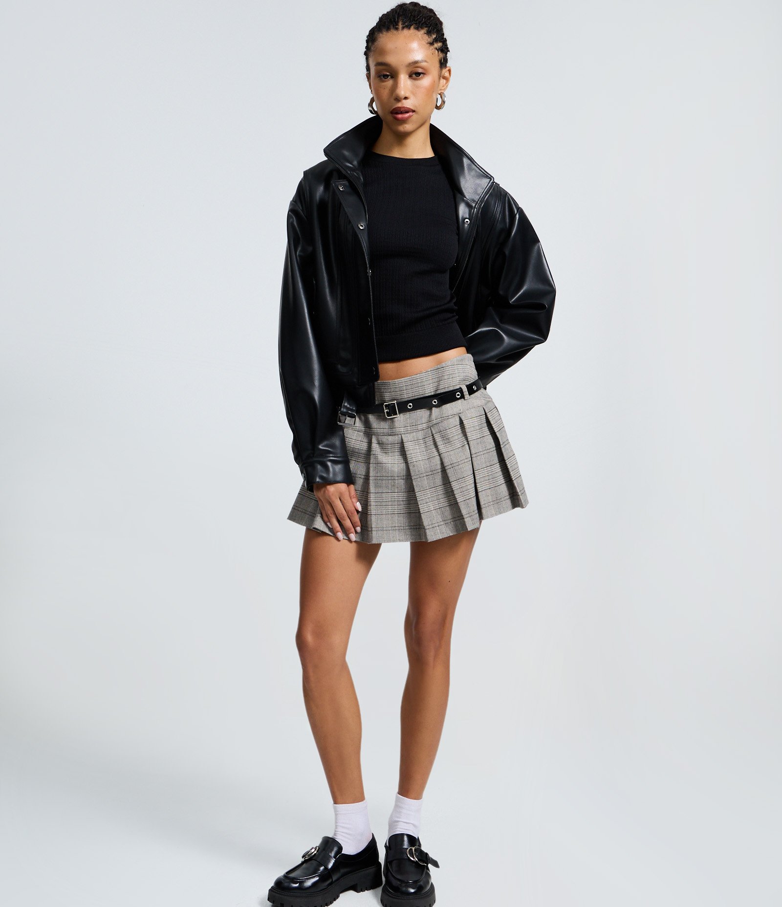 Camiseta Peluciada Sem Costura em Microfibra Preto 2