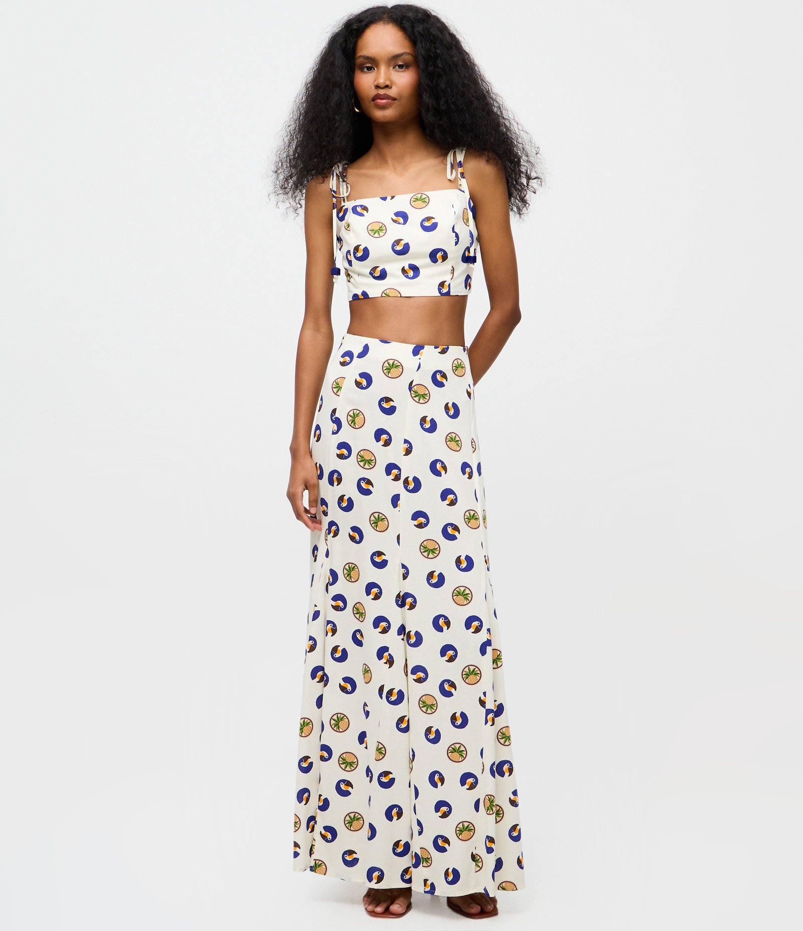 Blusa Super Cropped com Estampa Tropical e Faixa com Cordinhas Off White 2