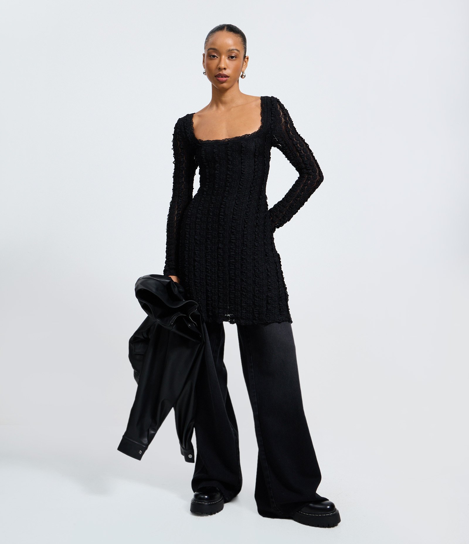 Vestido Manga Longa em Renda Texturizada Preto 1