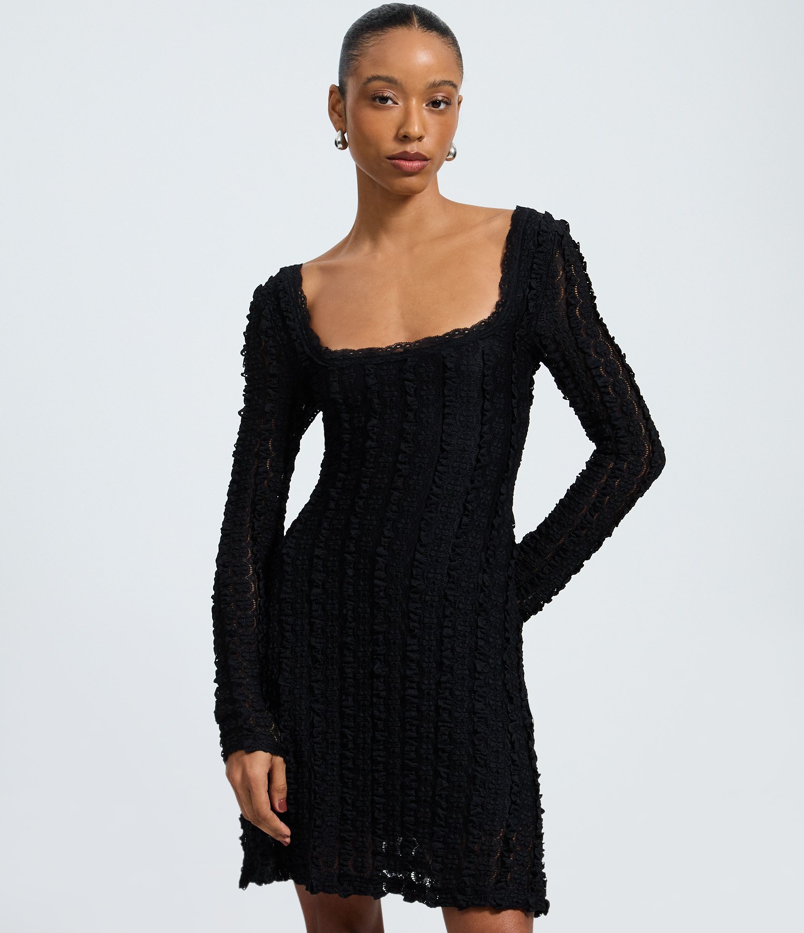 Vestido Manga Longa em Renda Texturizada Preto 2