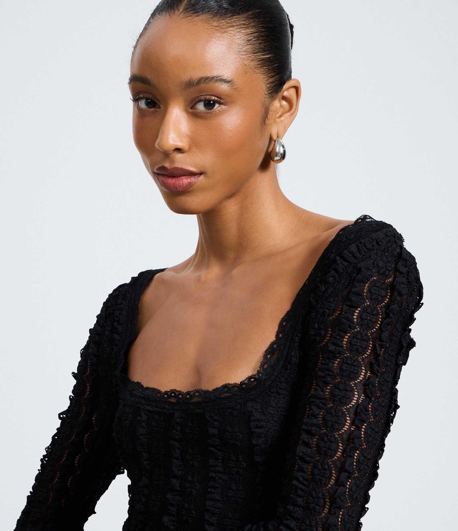 Vestido Manga Longa em Renda Texturizada Preto 3