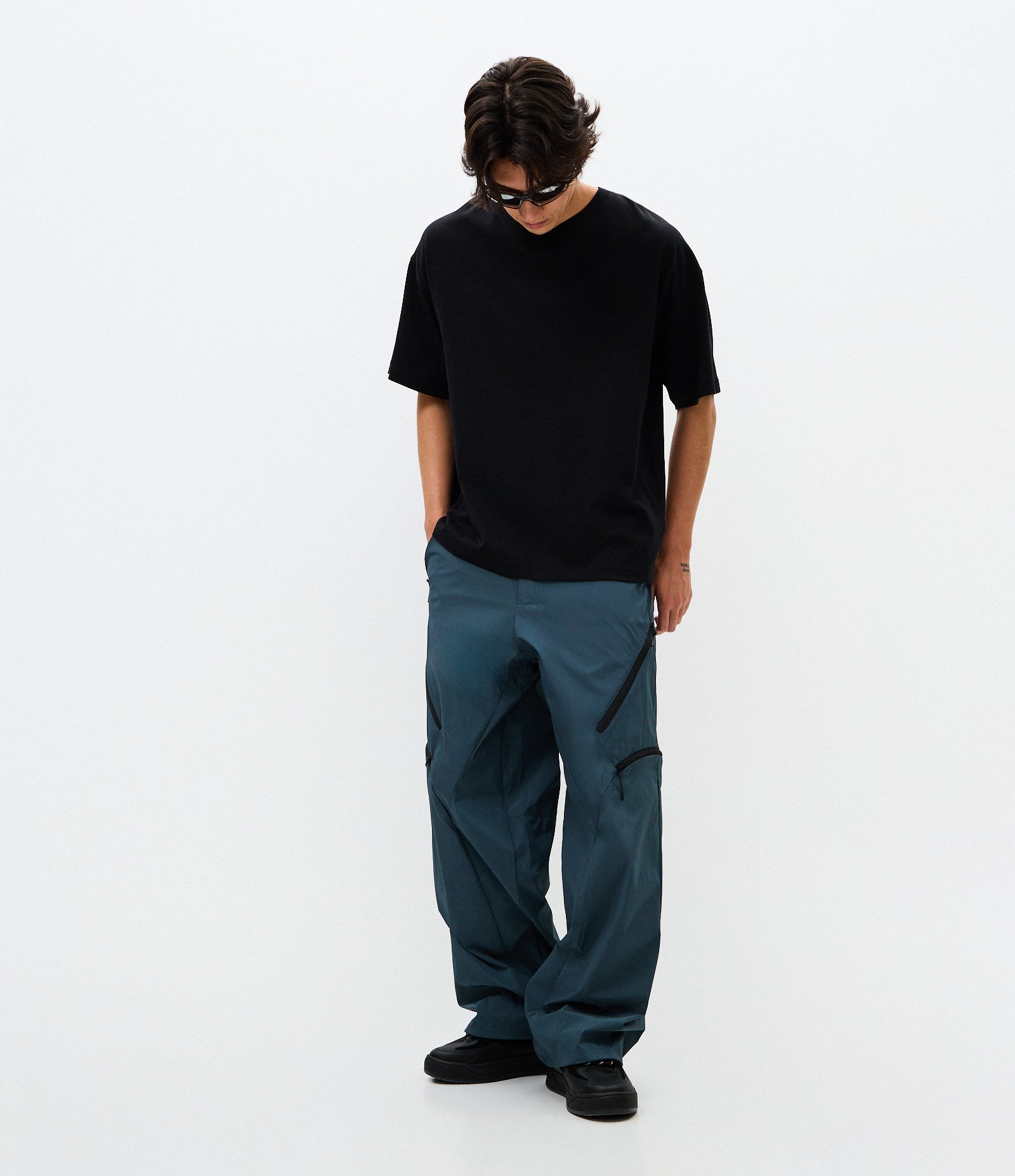 Calça Lisa com 6 bolsos e Detalhe na Perna Azul 4