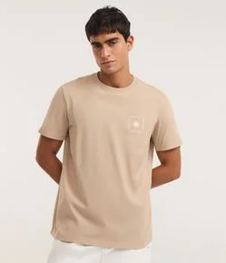 Camiseta Comfort em Algodão com Estampa de Praia