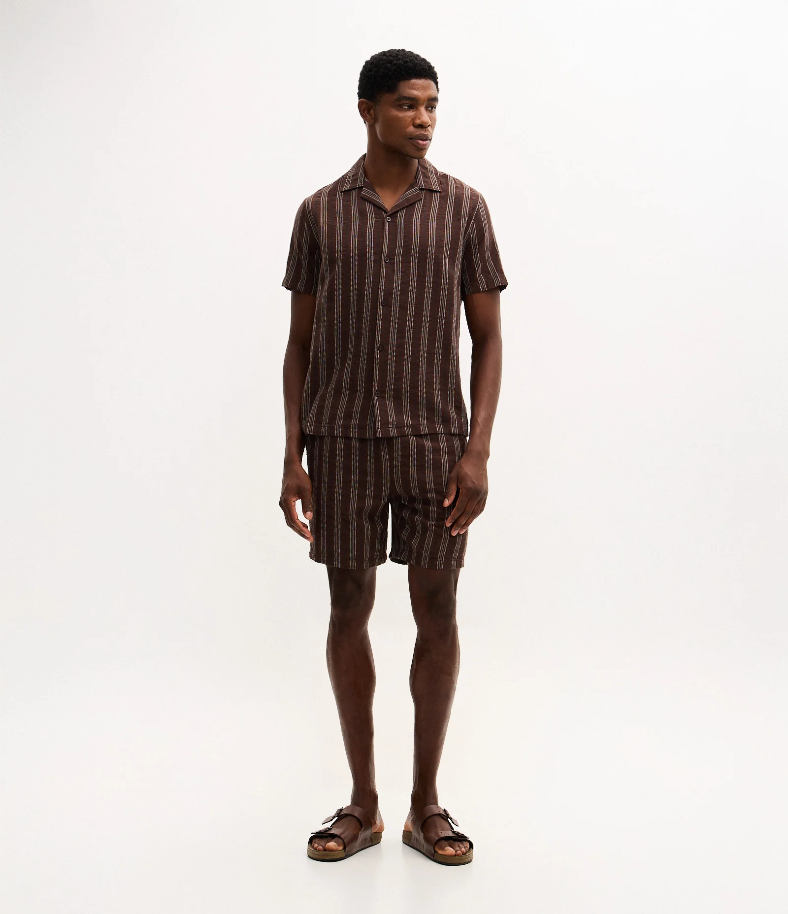 Camisa Manga Curta Jacquard com Listra e Textura Marrom 2