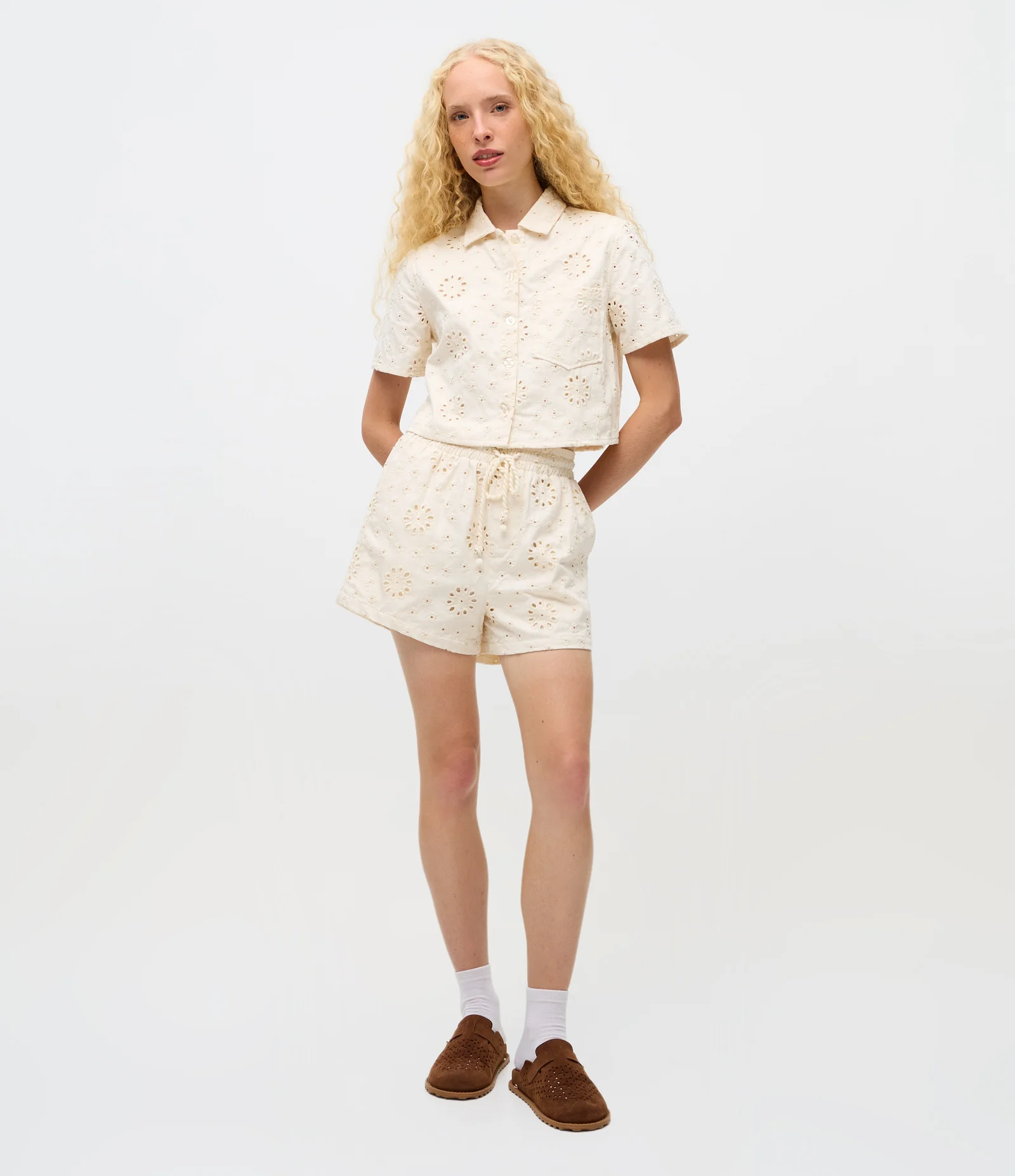 Short Cintura Alta em Laise com Cós Elástico Off White 1