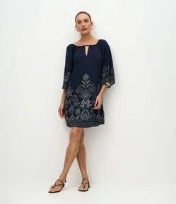 Vestido Curto com Decote V e Manga Evasê Estampado