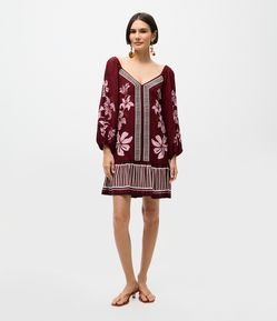 Vestido Curto Estampa Folhagem com Decote V