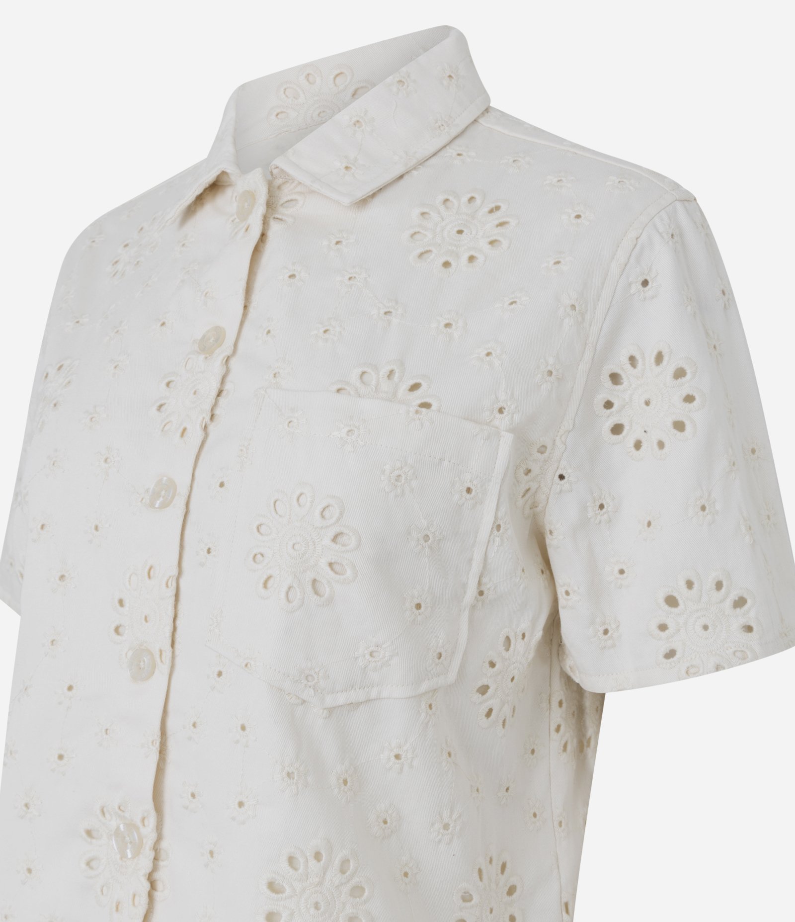 Camisa Curta em Sarja com Laise Floral e Bolsinho Off White 6