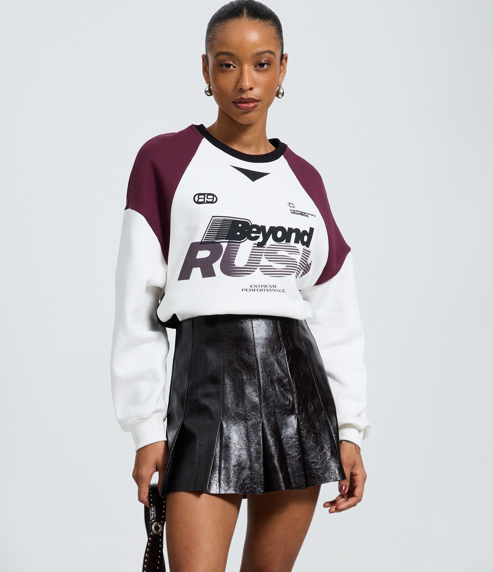 Saia Plissada em PU Vinil Preto 2