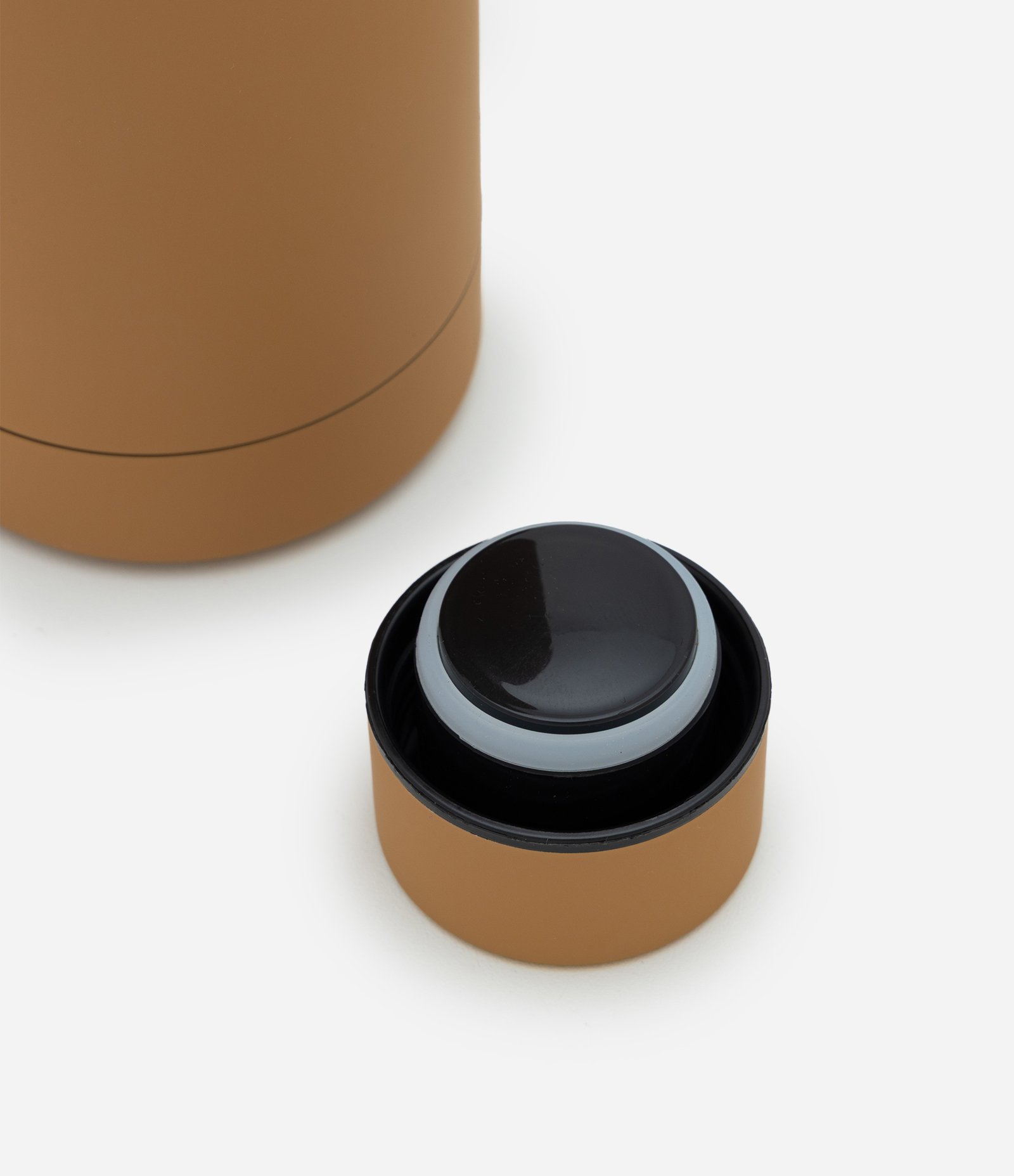 Garrafa Térmica em Metal com Textura Emborrachada Bege 4