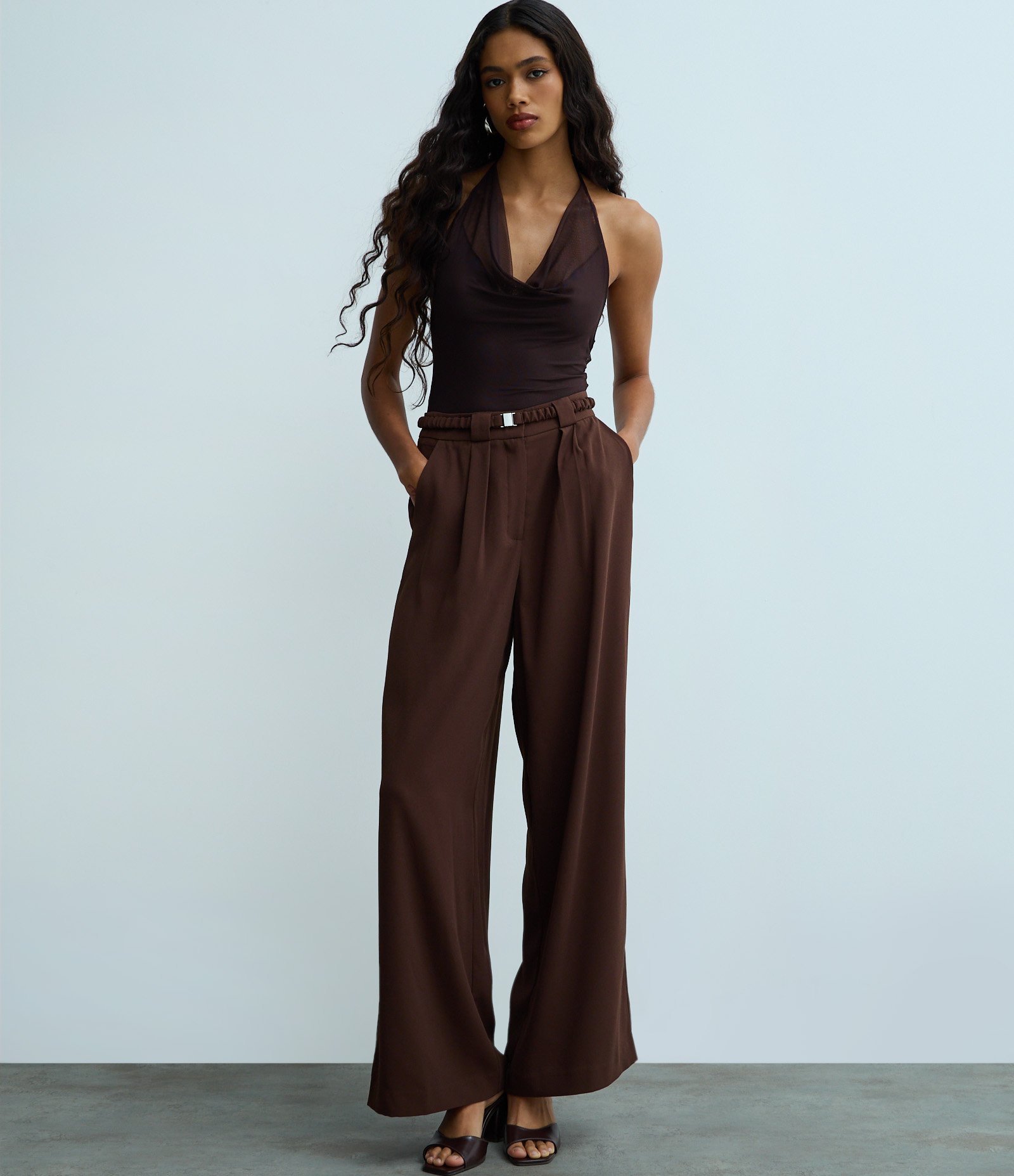 Body Frente Única em Tule com Decote Degagê Marrom Escuro 2