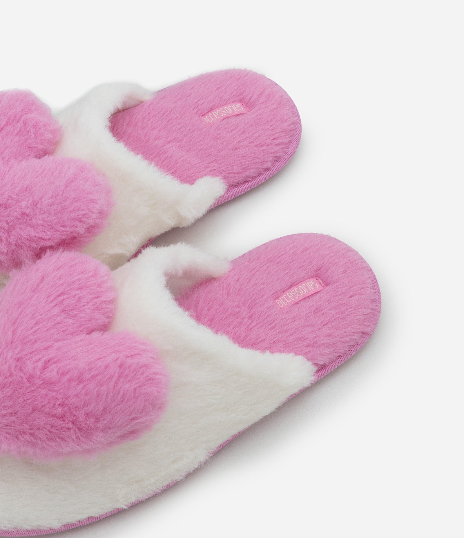 Pantufa Aberta Com Aplicação De Coração Rosa 4